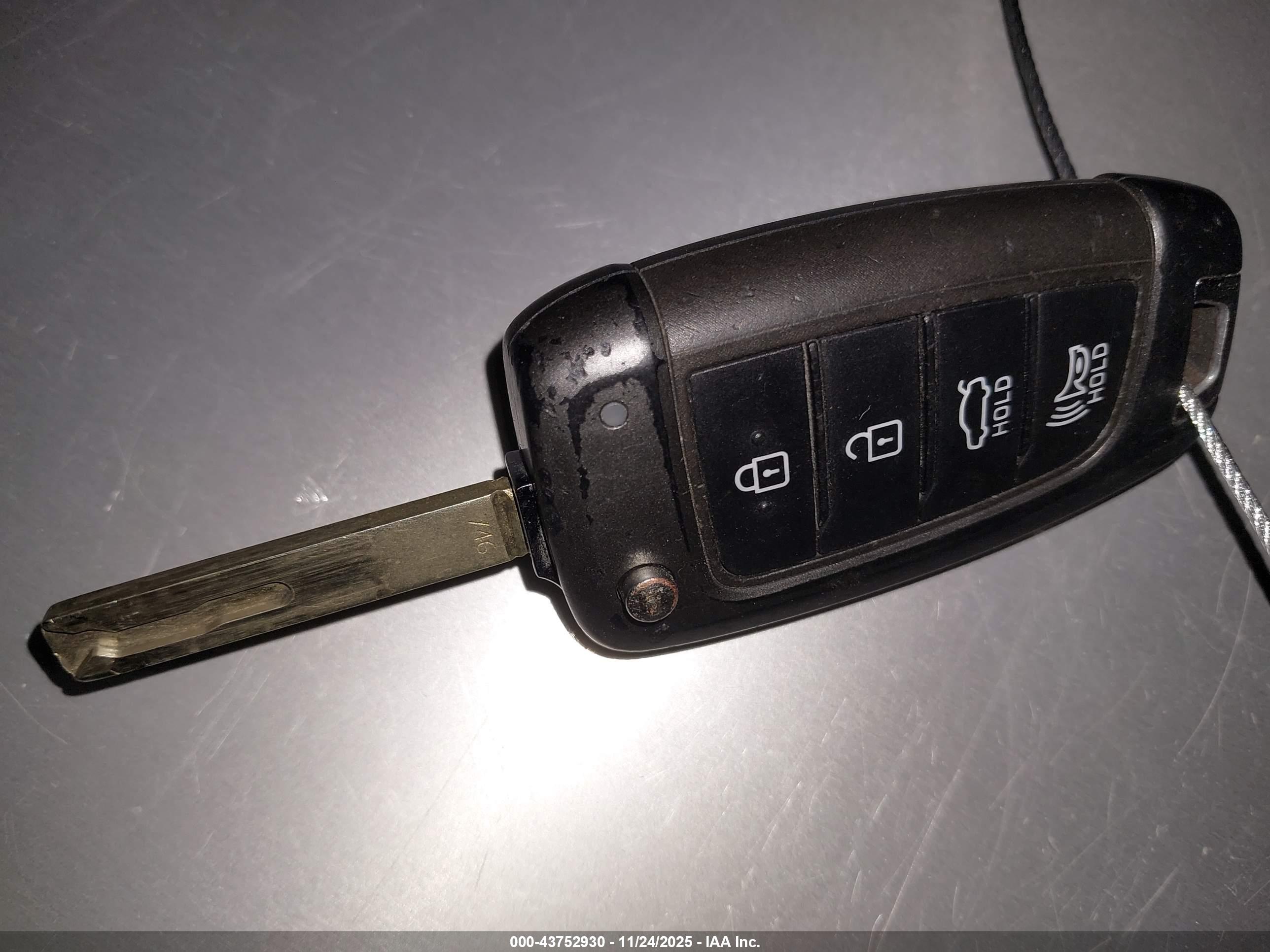 HYUNDAI ACCENT image 11