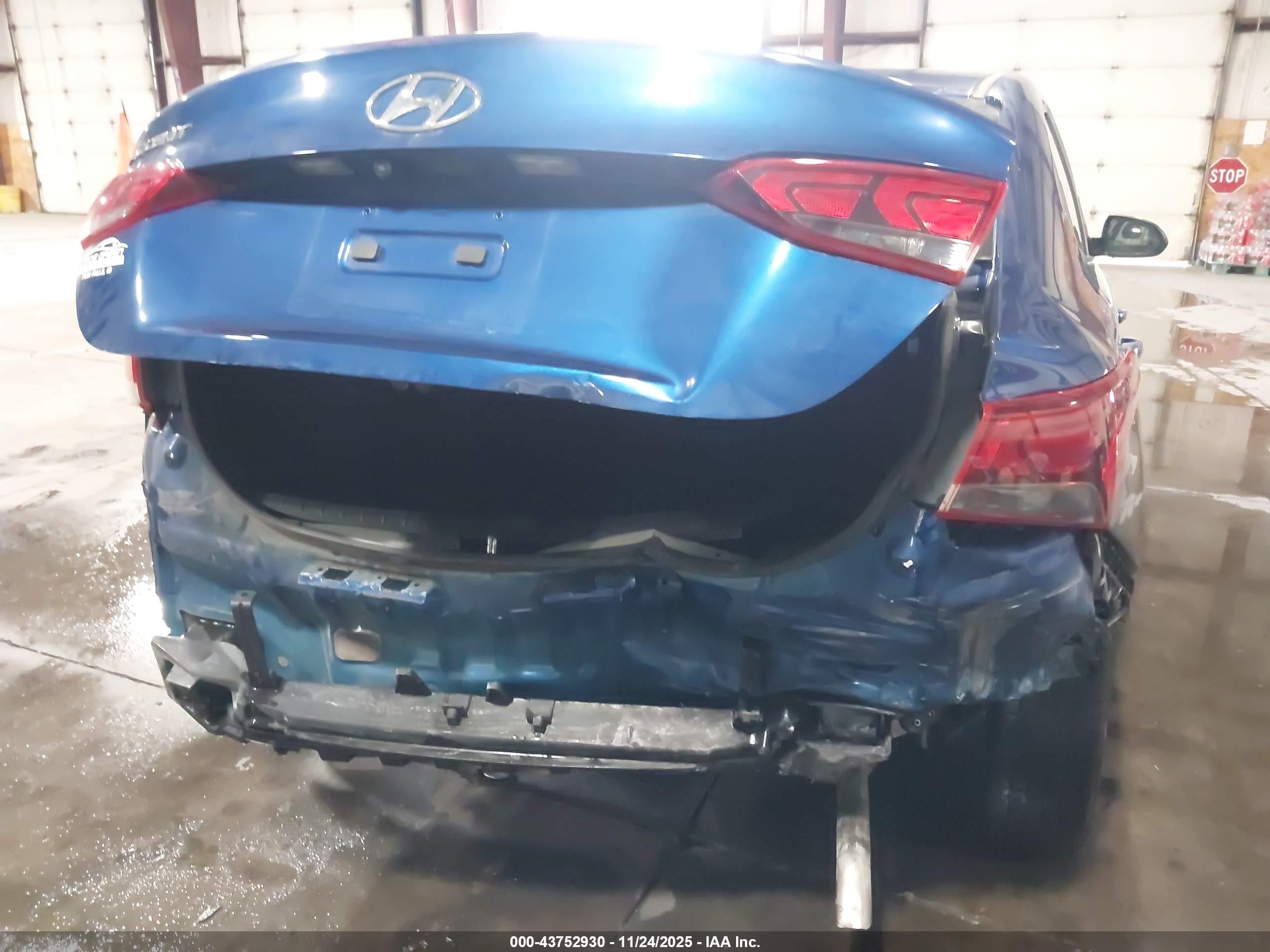 HYUNDAI ACCENT image 6