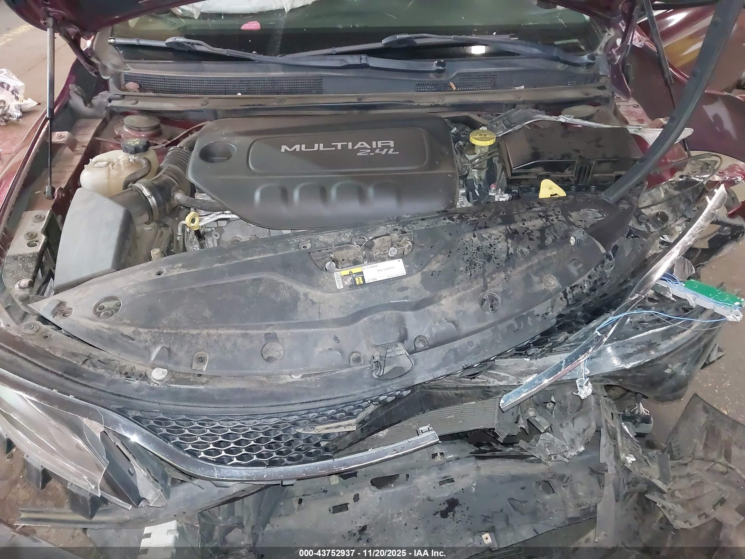 CHRYSLER 200 image 10