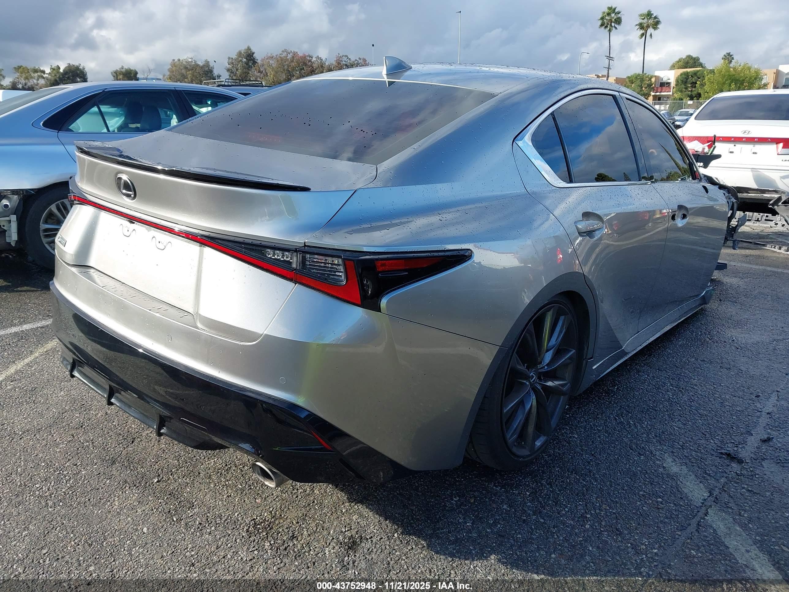 LEXUS IS image 4