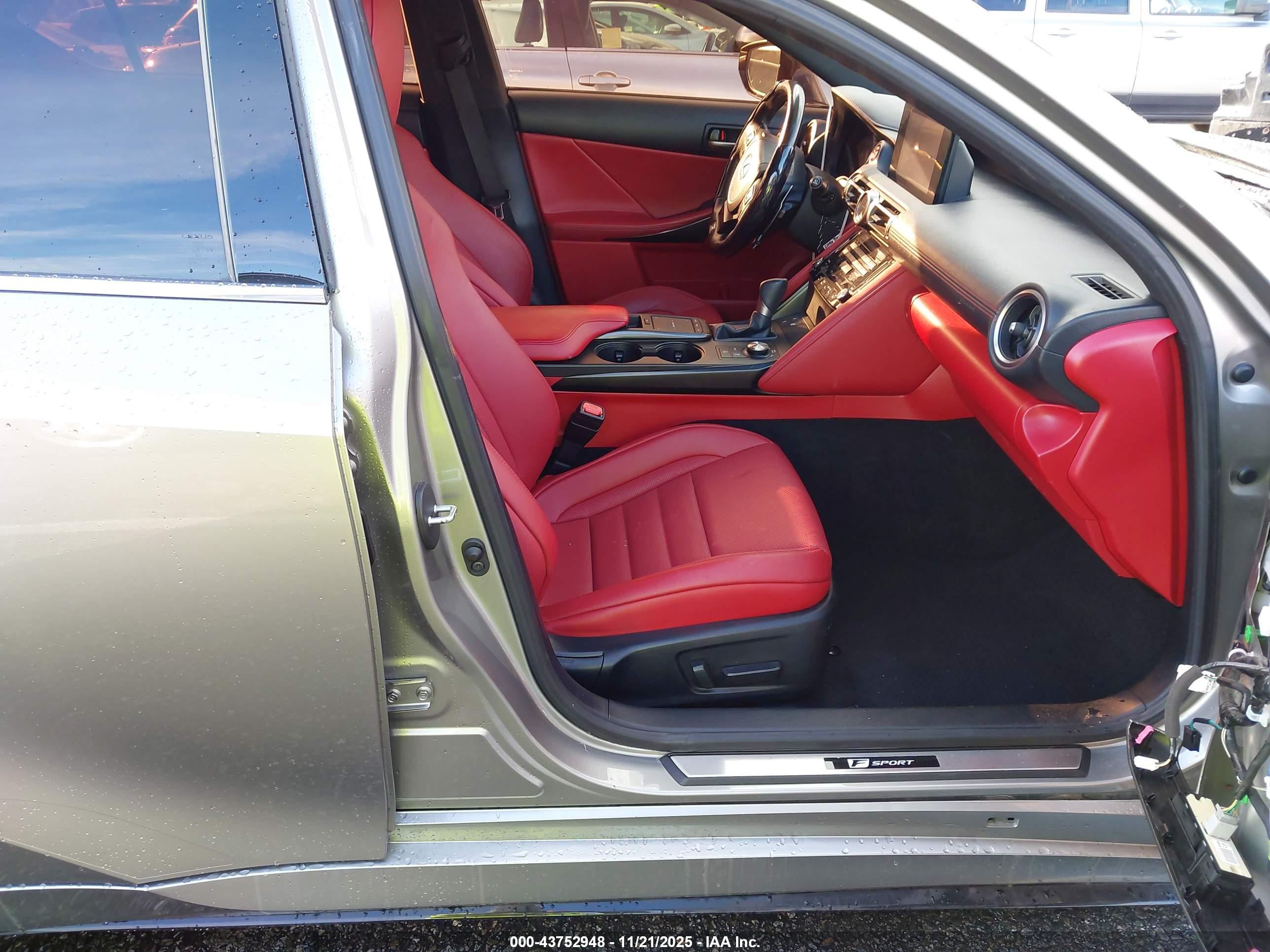 LEXUS IS image 5