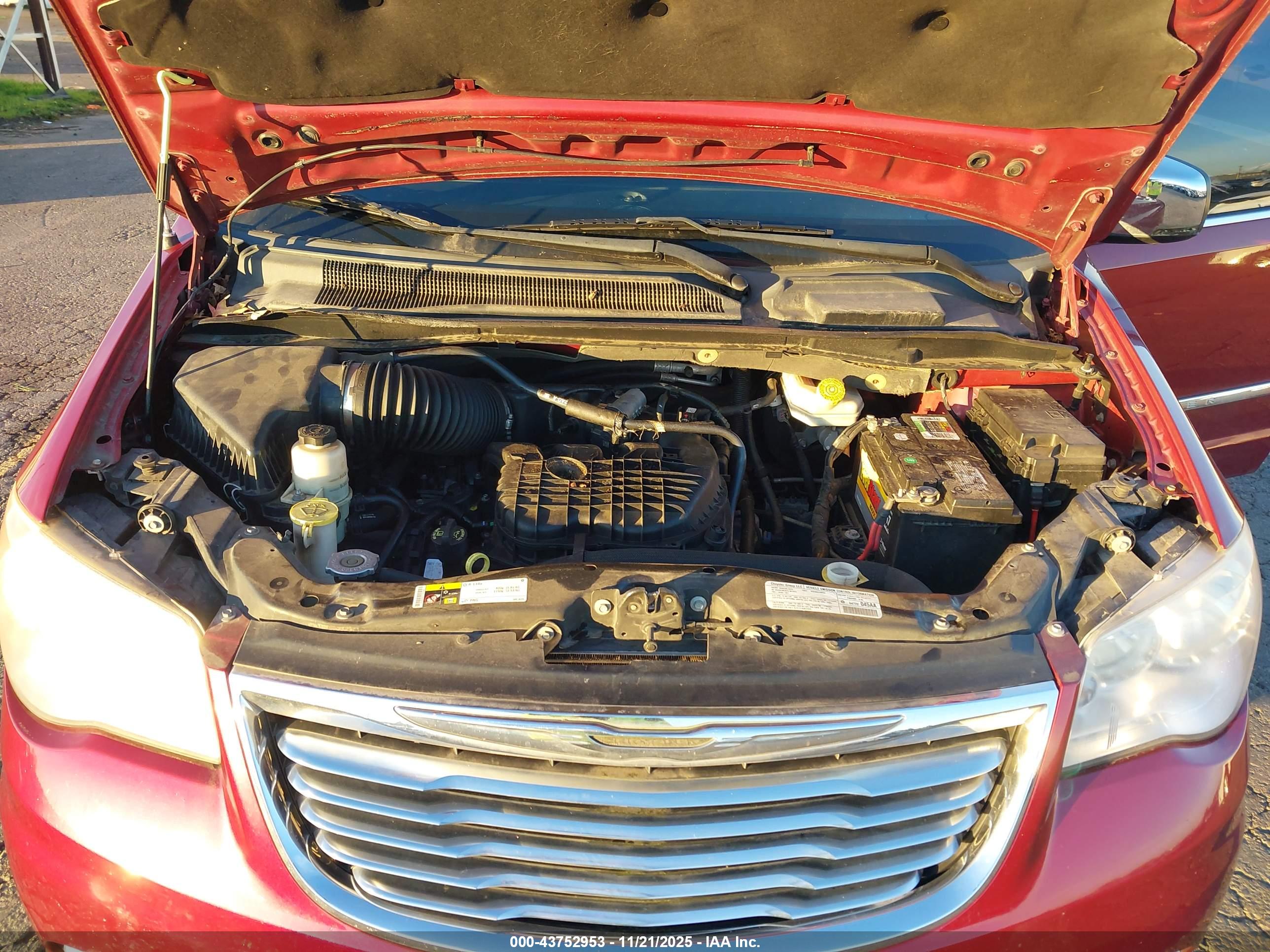CHRYSLER TOWN image 10