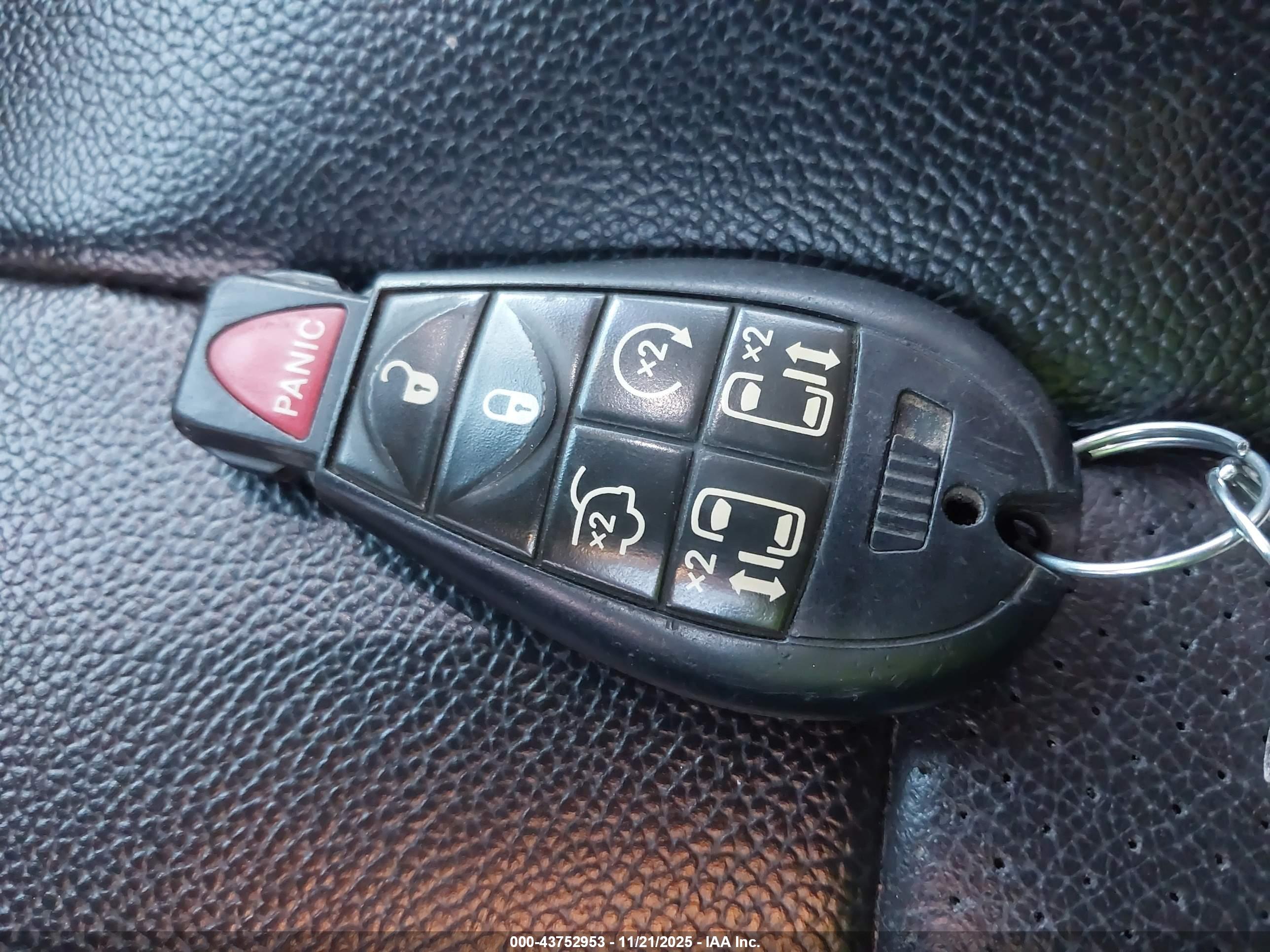 CHRYSLER TOWN image 11