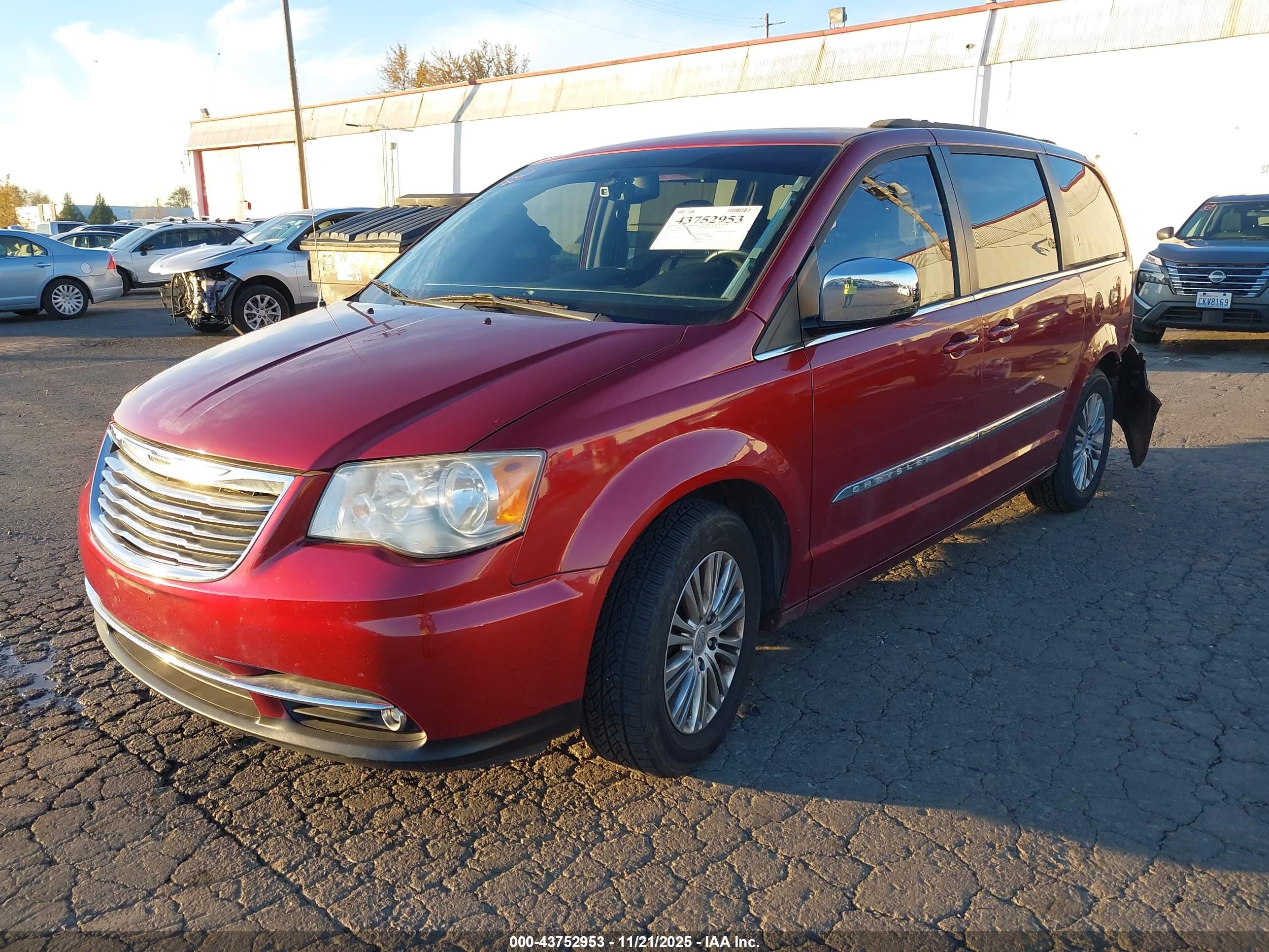 CHRYSLER TOWN image 2