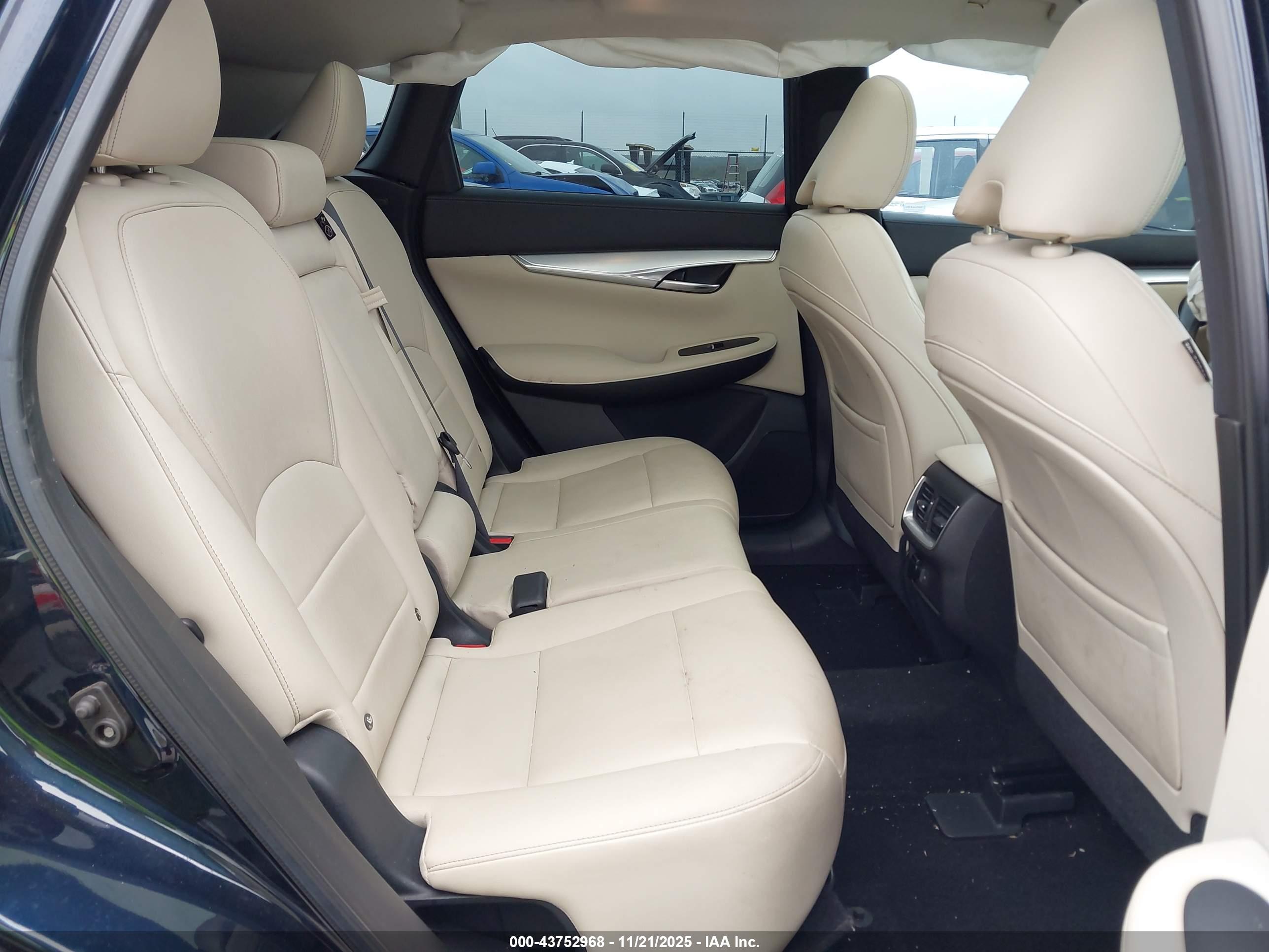 INFINITI QX50 image 8