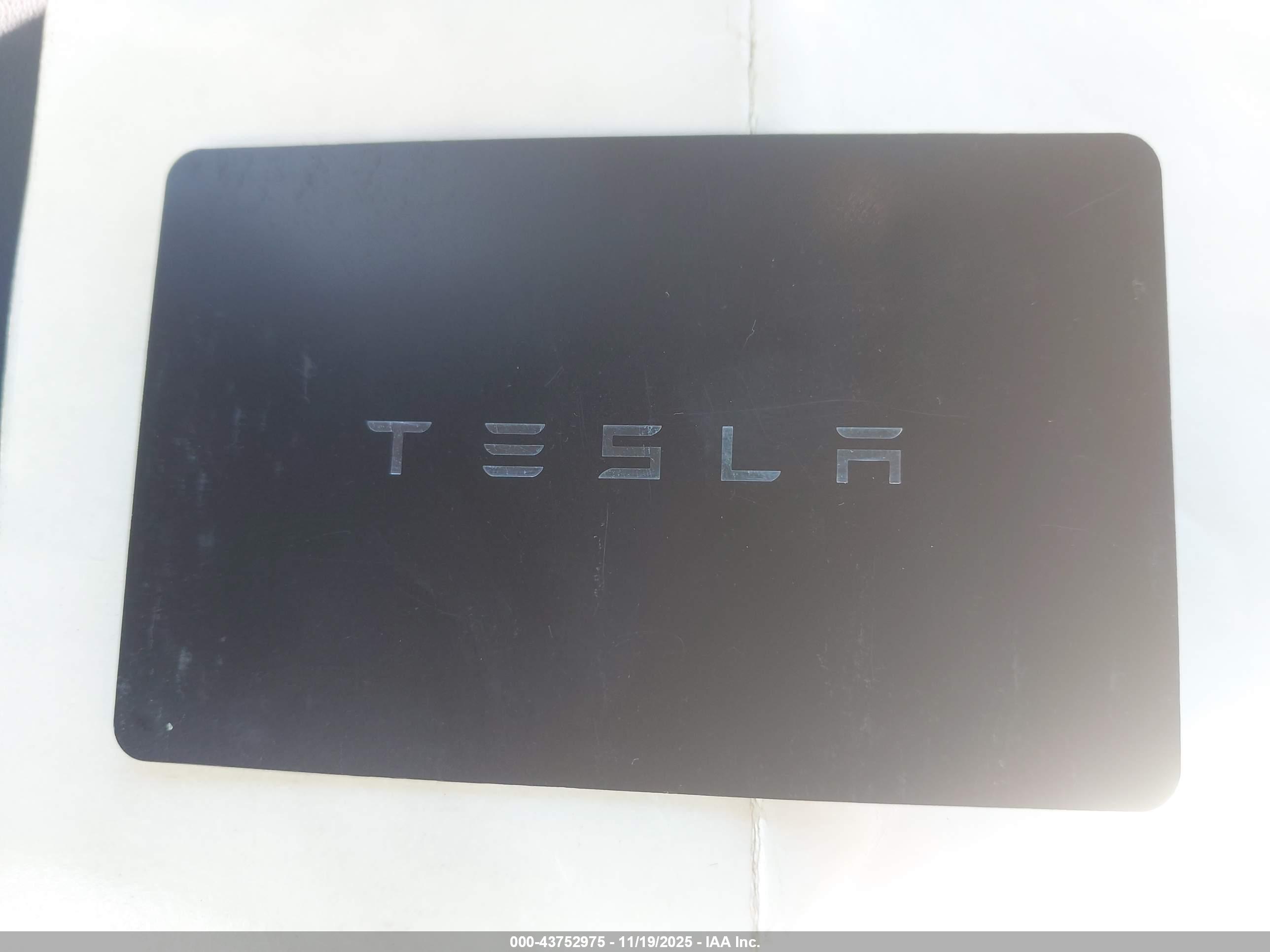TESLA MODEL image 11
