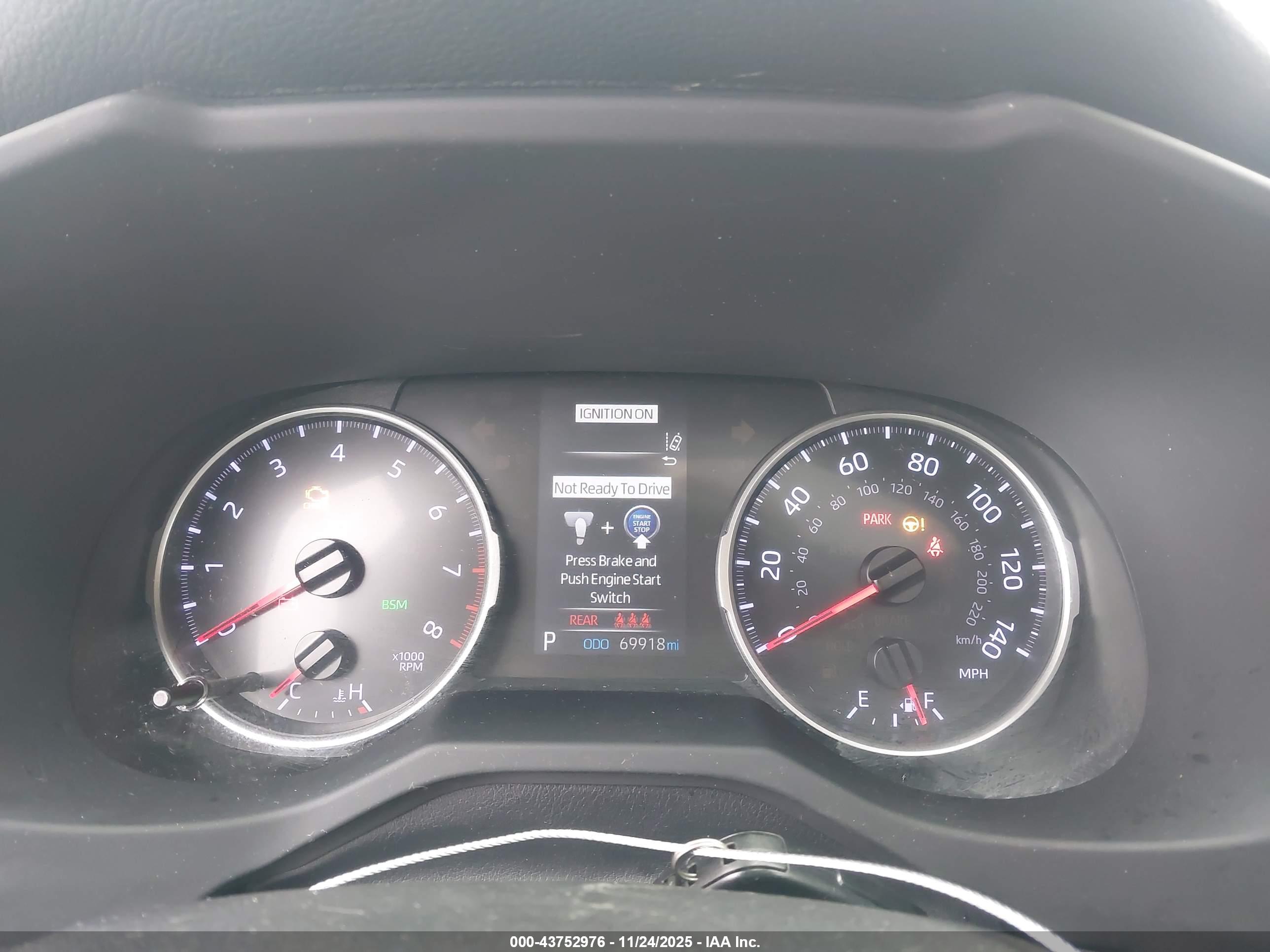 TOYOTA RAV4 image 7