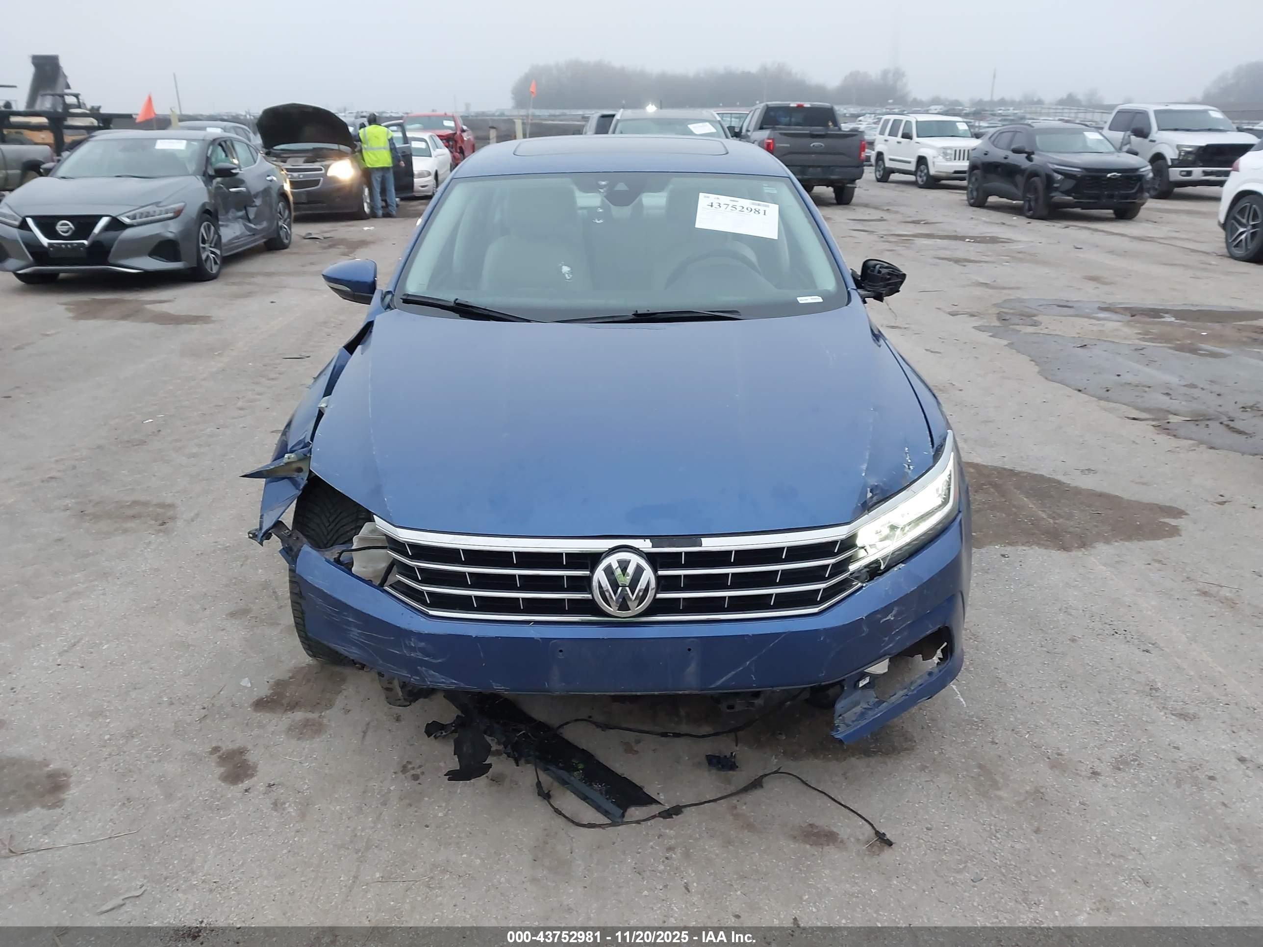VOLKSWAGEN PASSAT image 6