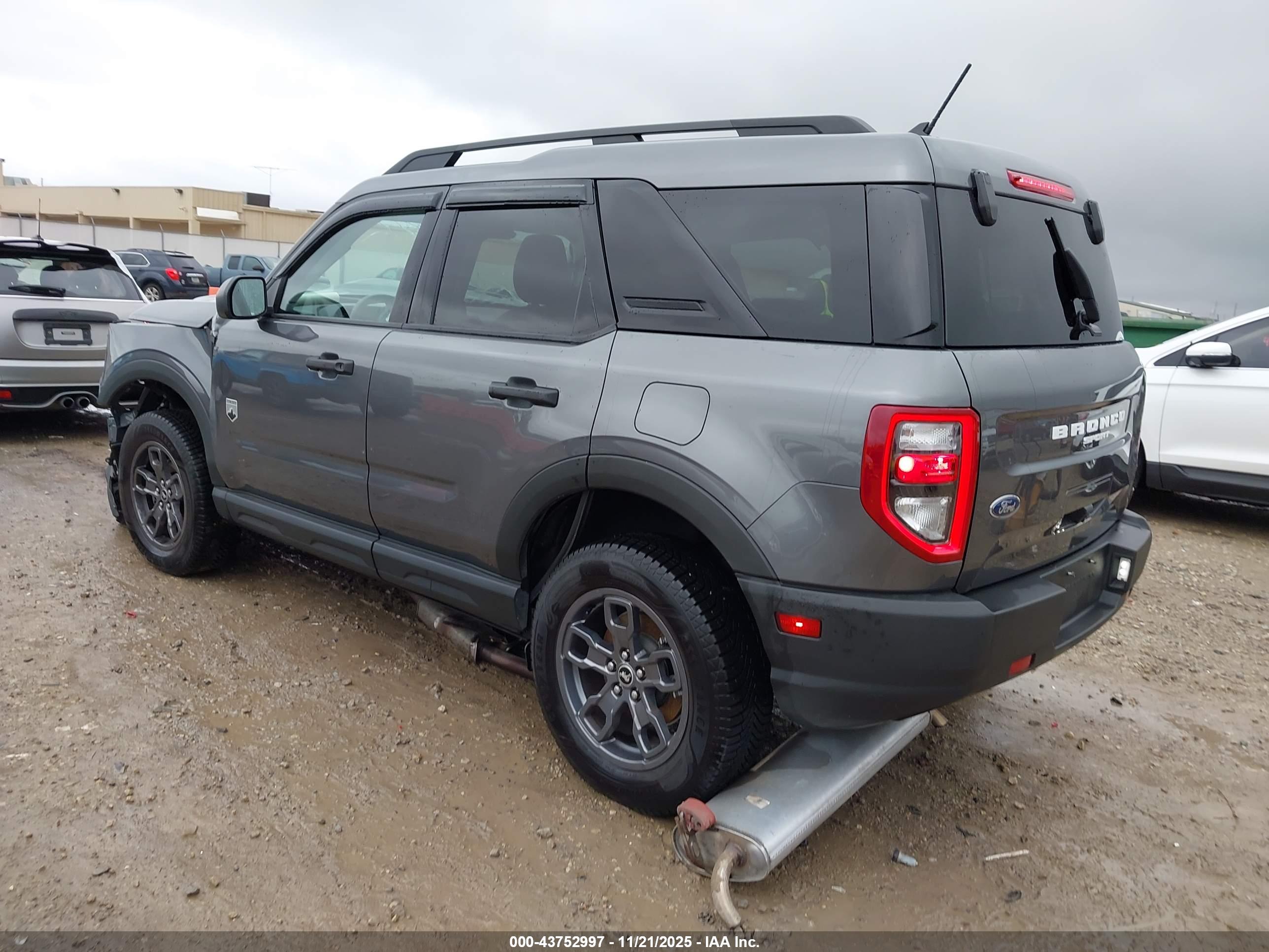 FORD BRONCO image 3