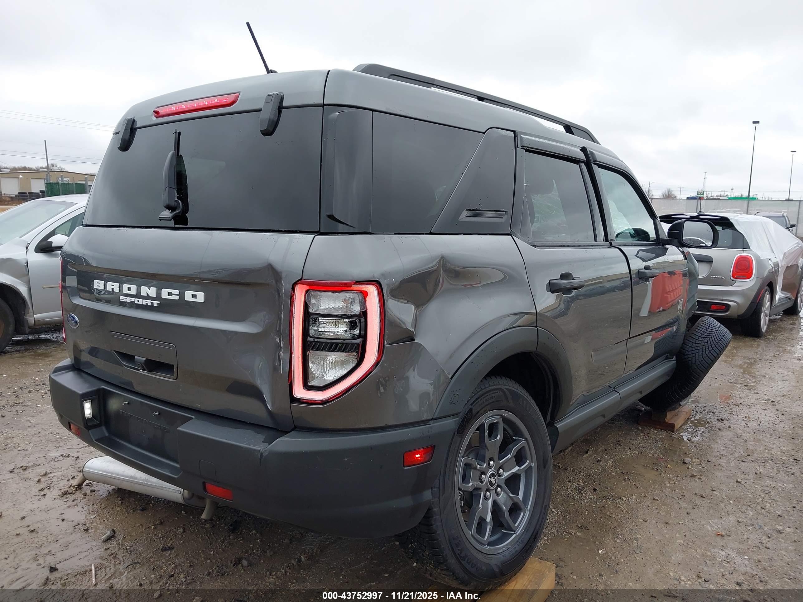 FORD BRONCO image 4