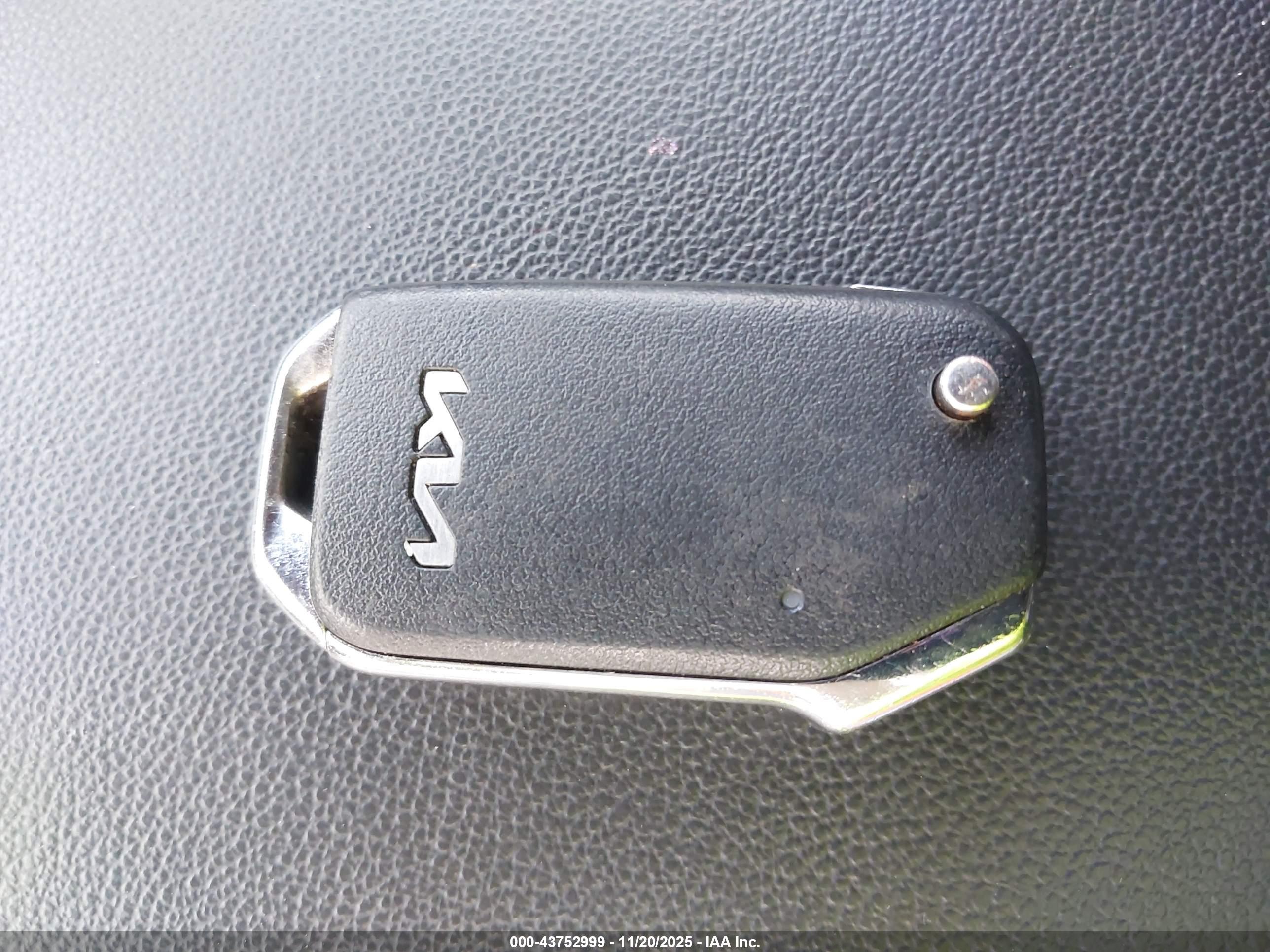 KIA SPORTAGE image 11