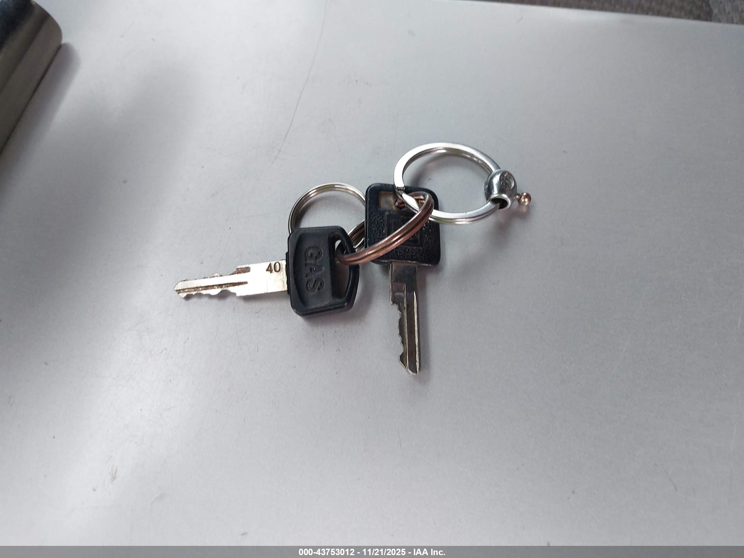 GMC SIERRA image 11