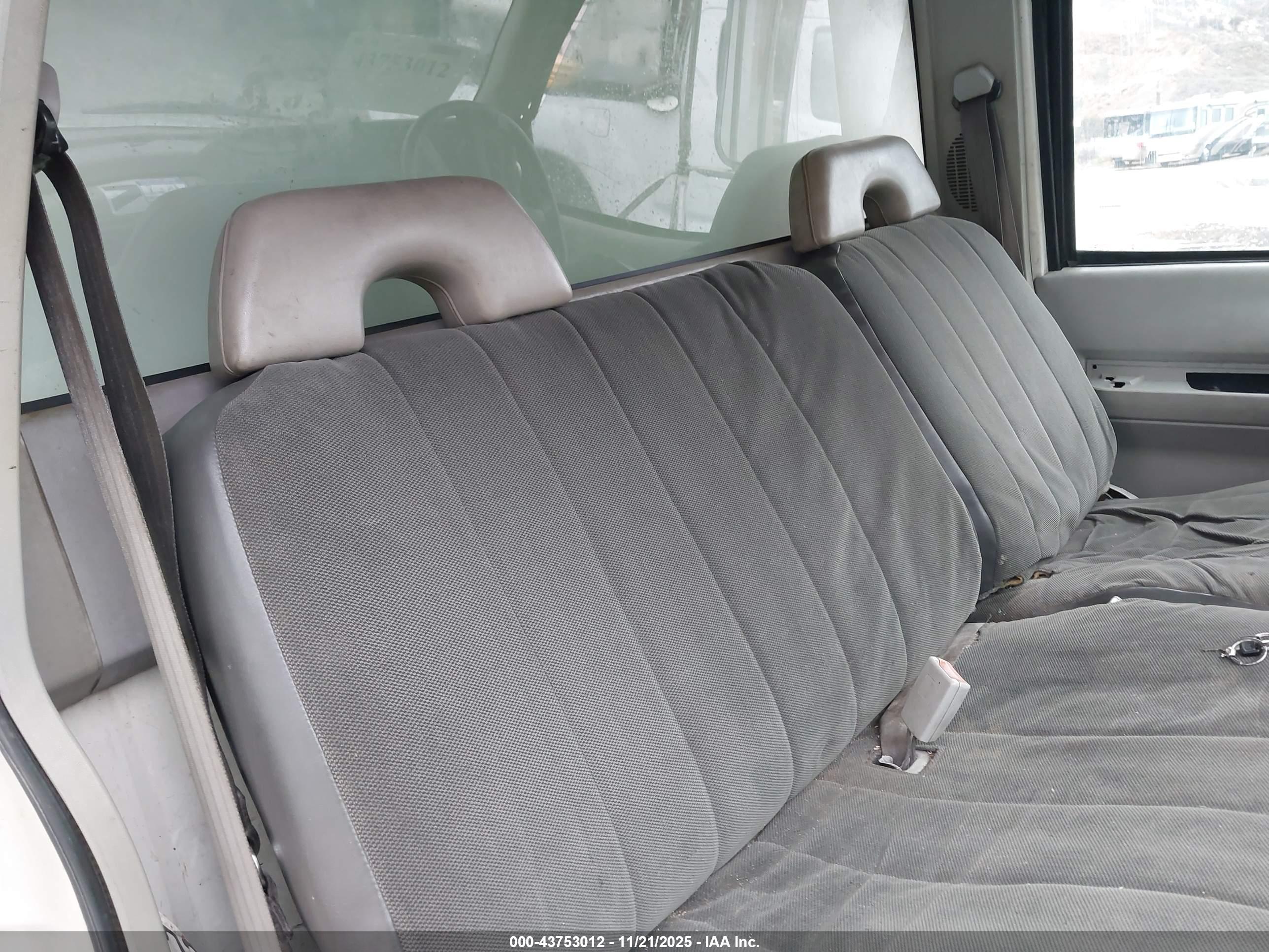 GMC SIERRA image 7
