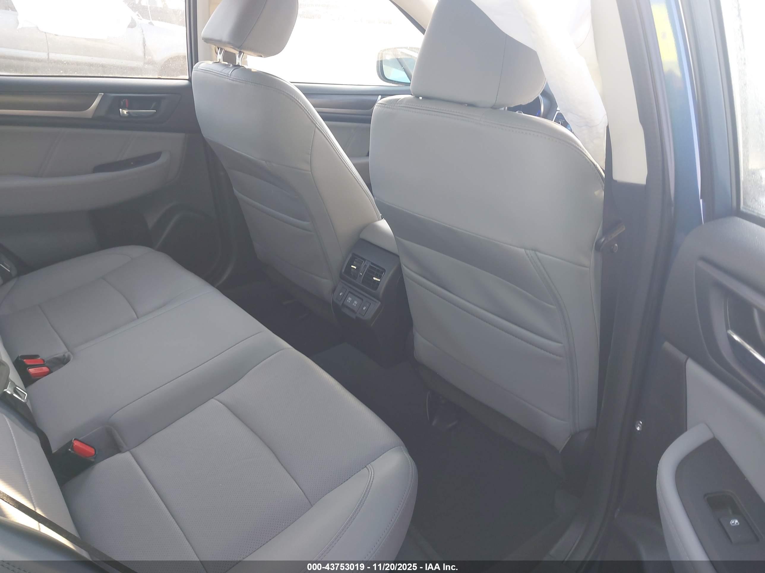 SUBARU LEGACY image 8