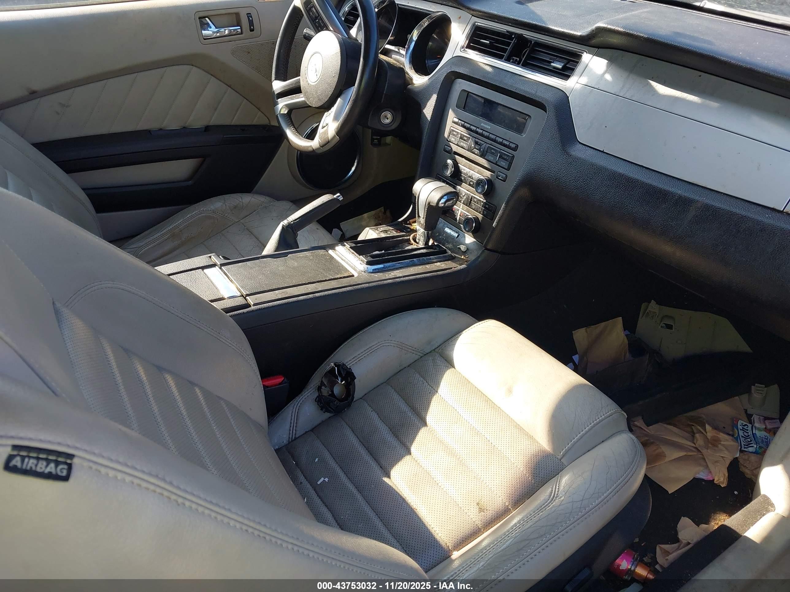 FORD MUSTANG image 5