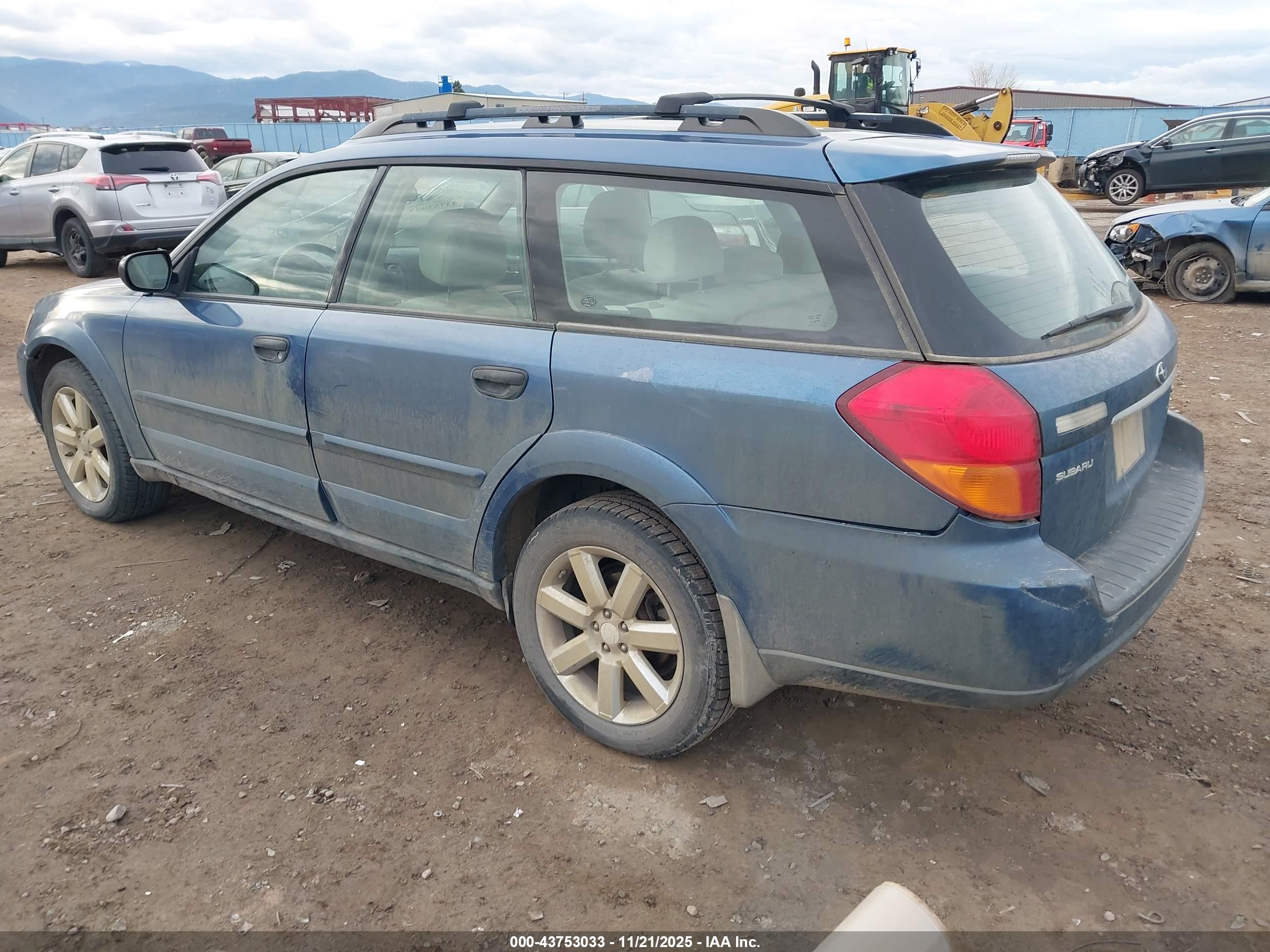 SUBARU OUTBACK image 3