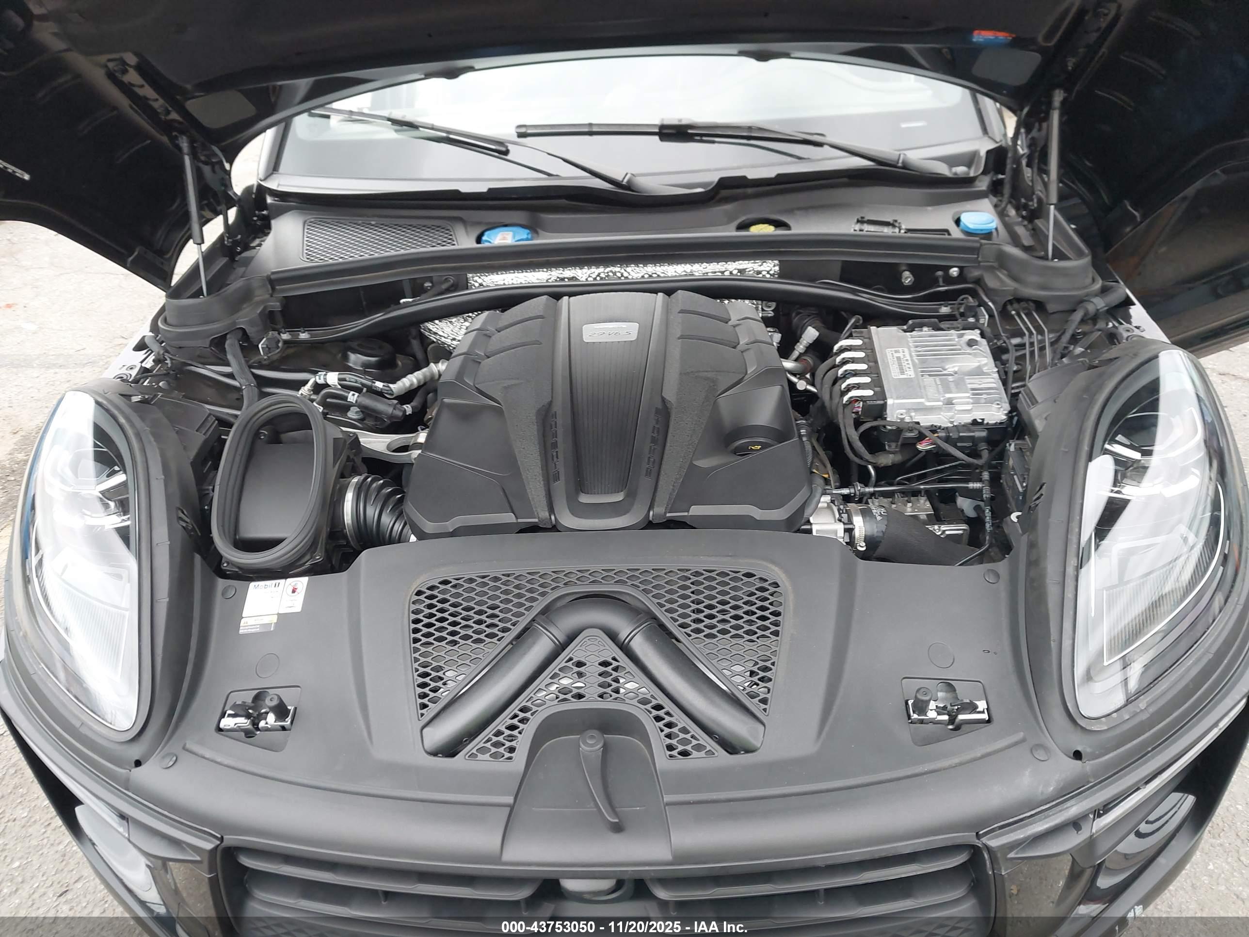 PORSCHE MACAN image 10