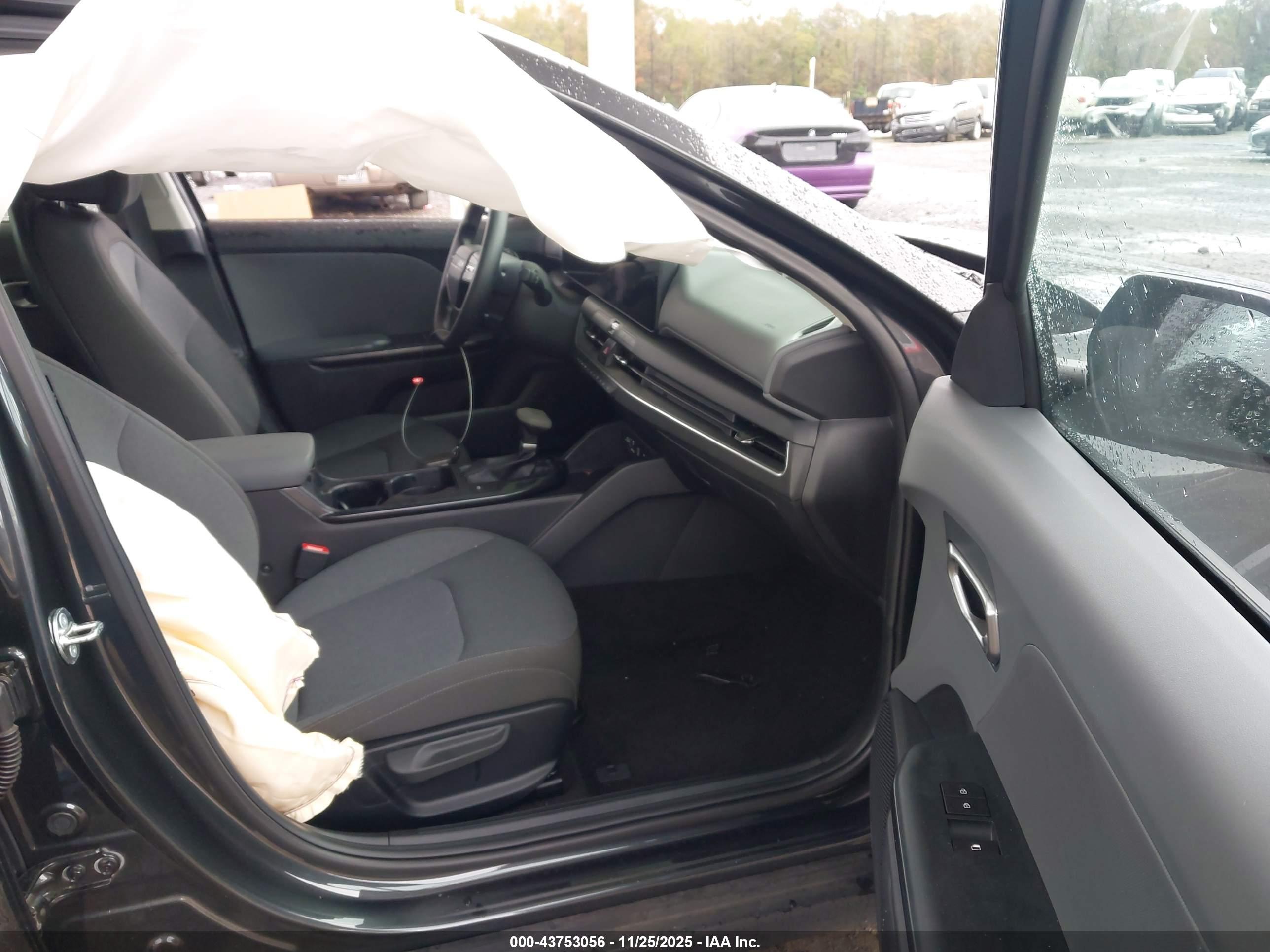 KIA K4 image 5