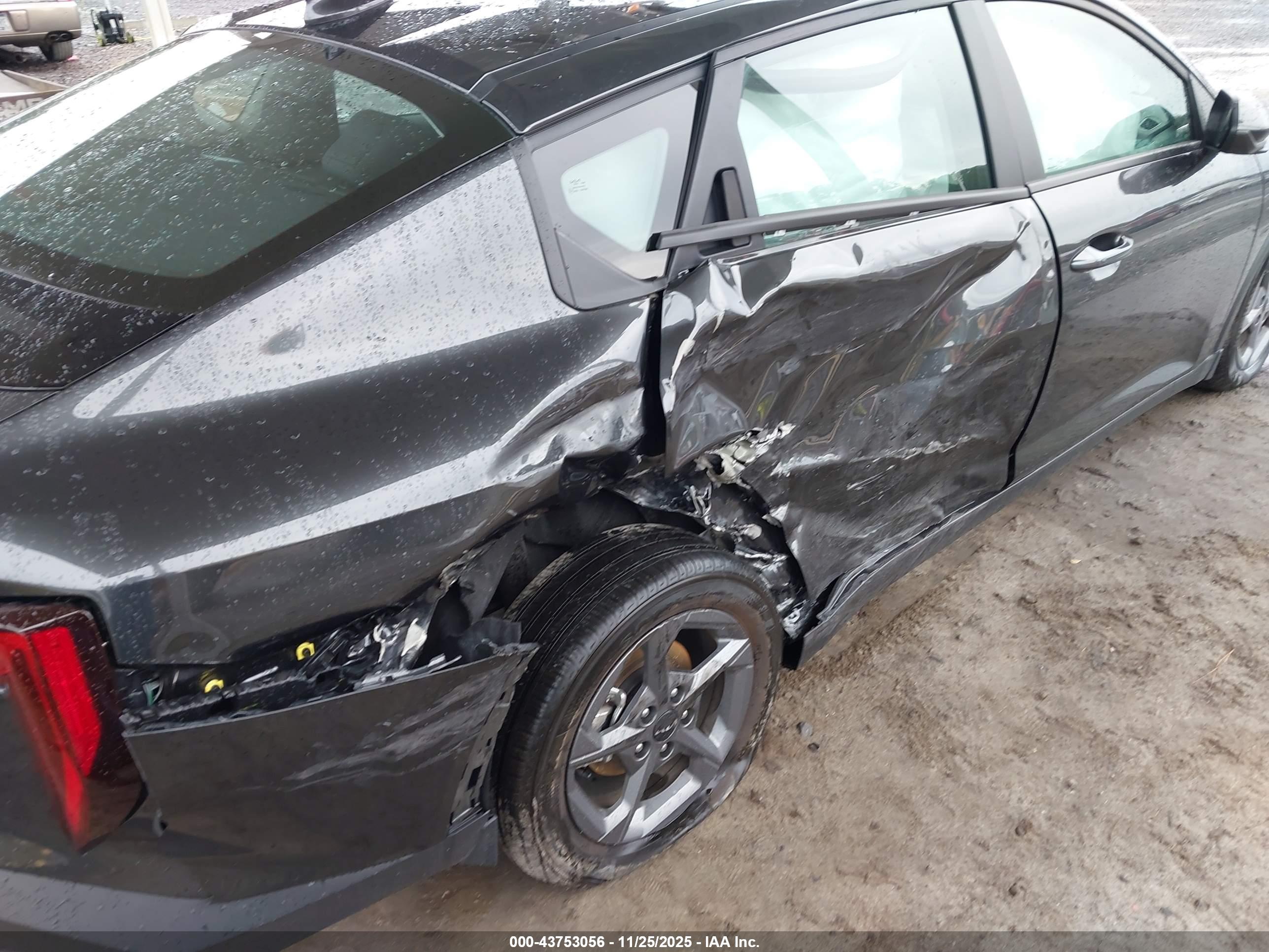 KIA K4 image 6