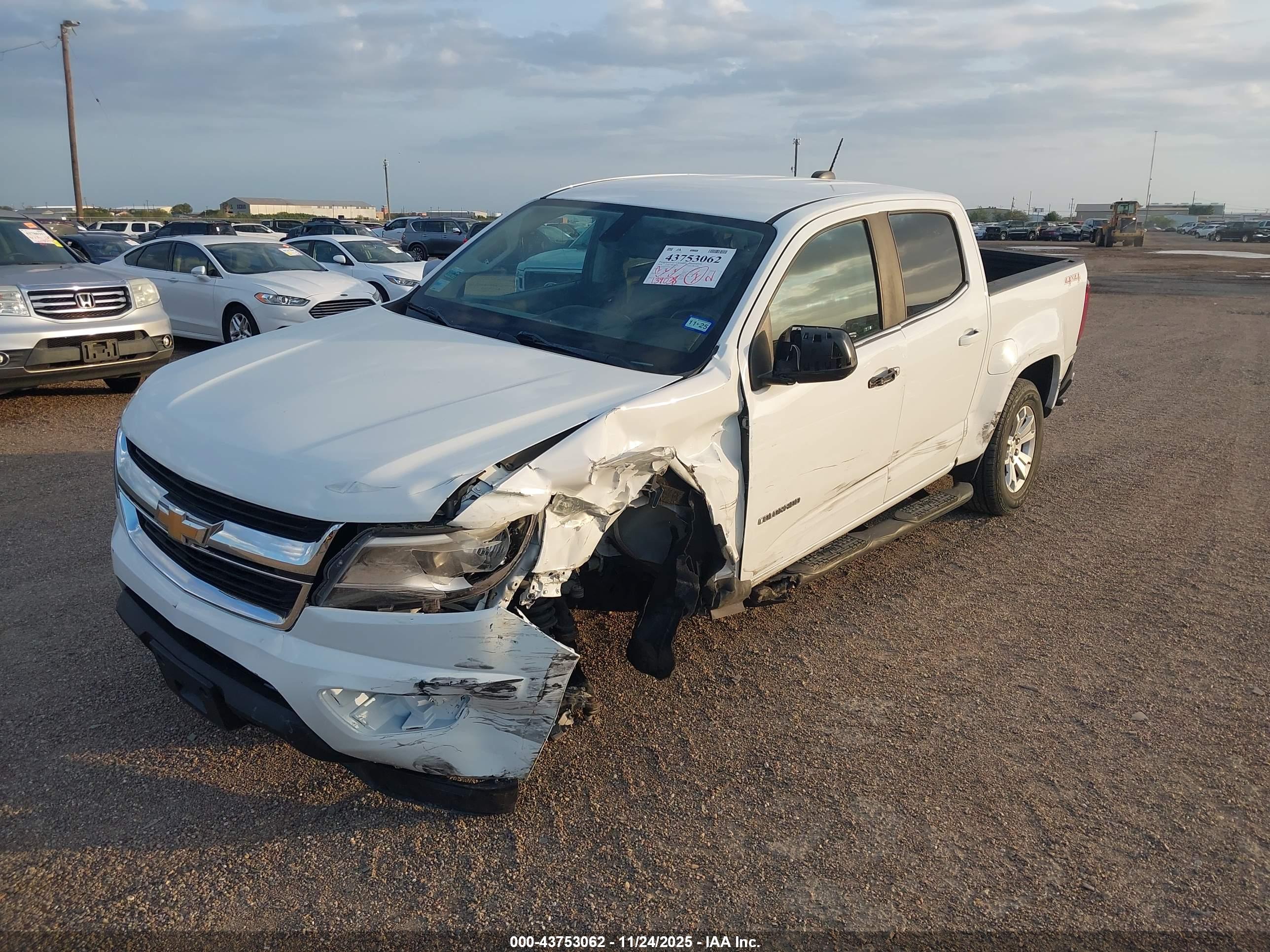 CHEVROLET COLORADO image 2