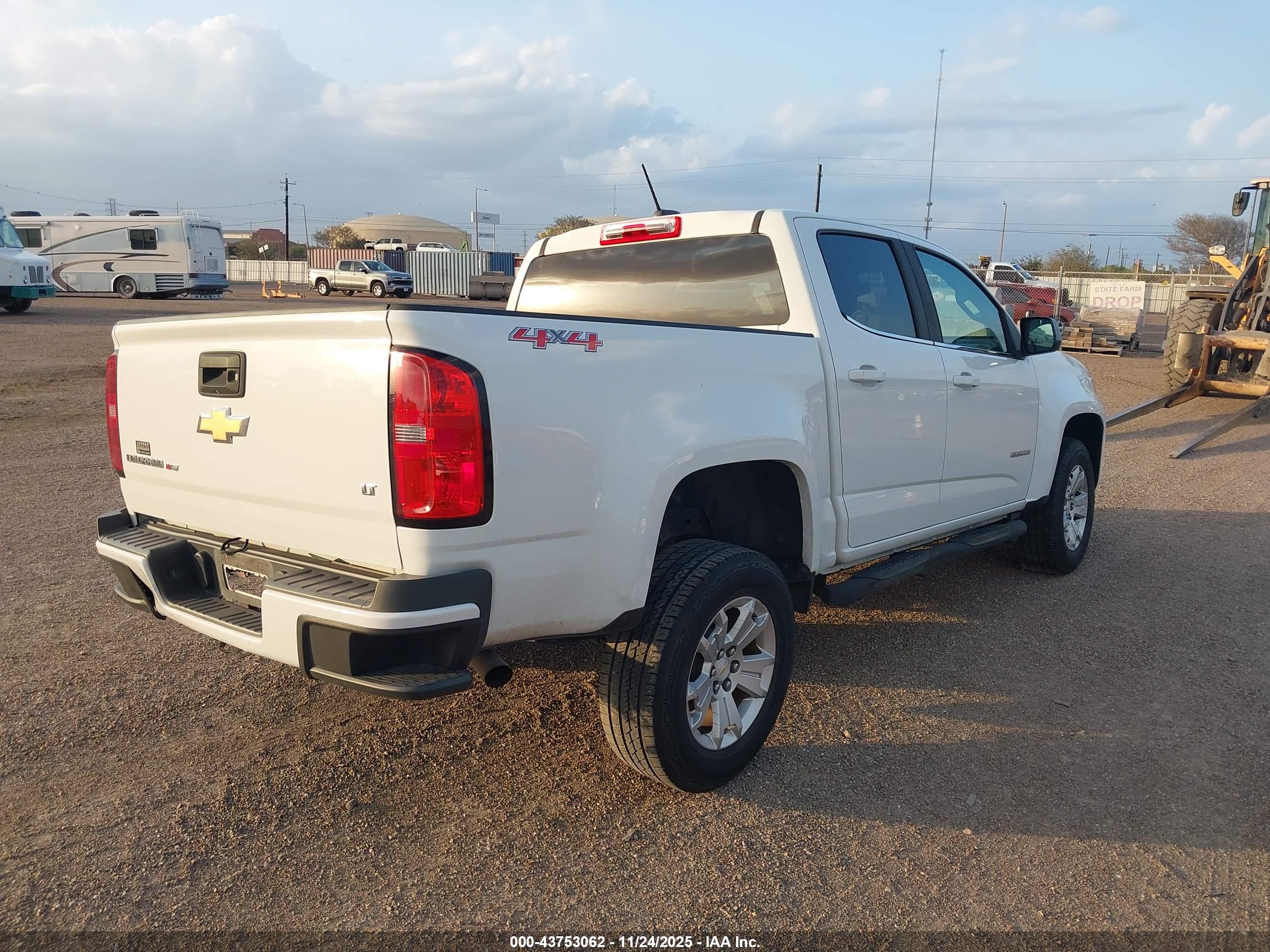 CHEVROLET COLORADO image 4