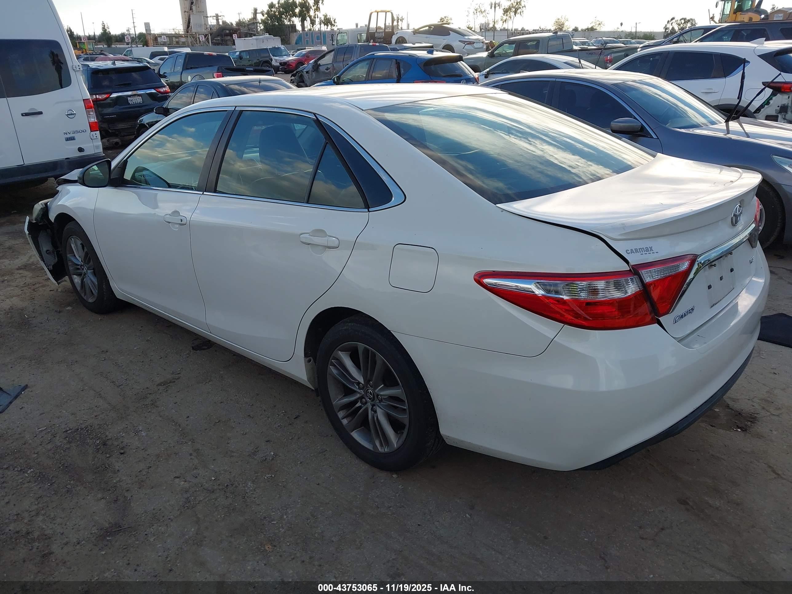 TOYOTA CAMRY image 3