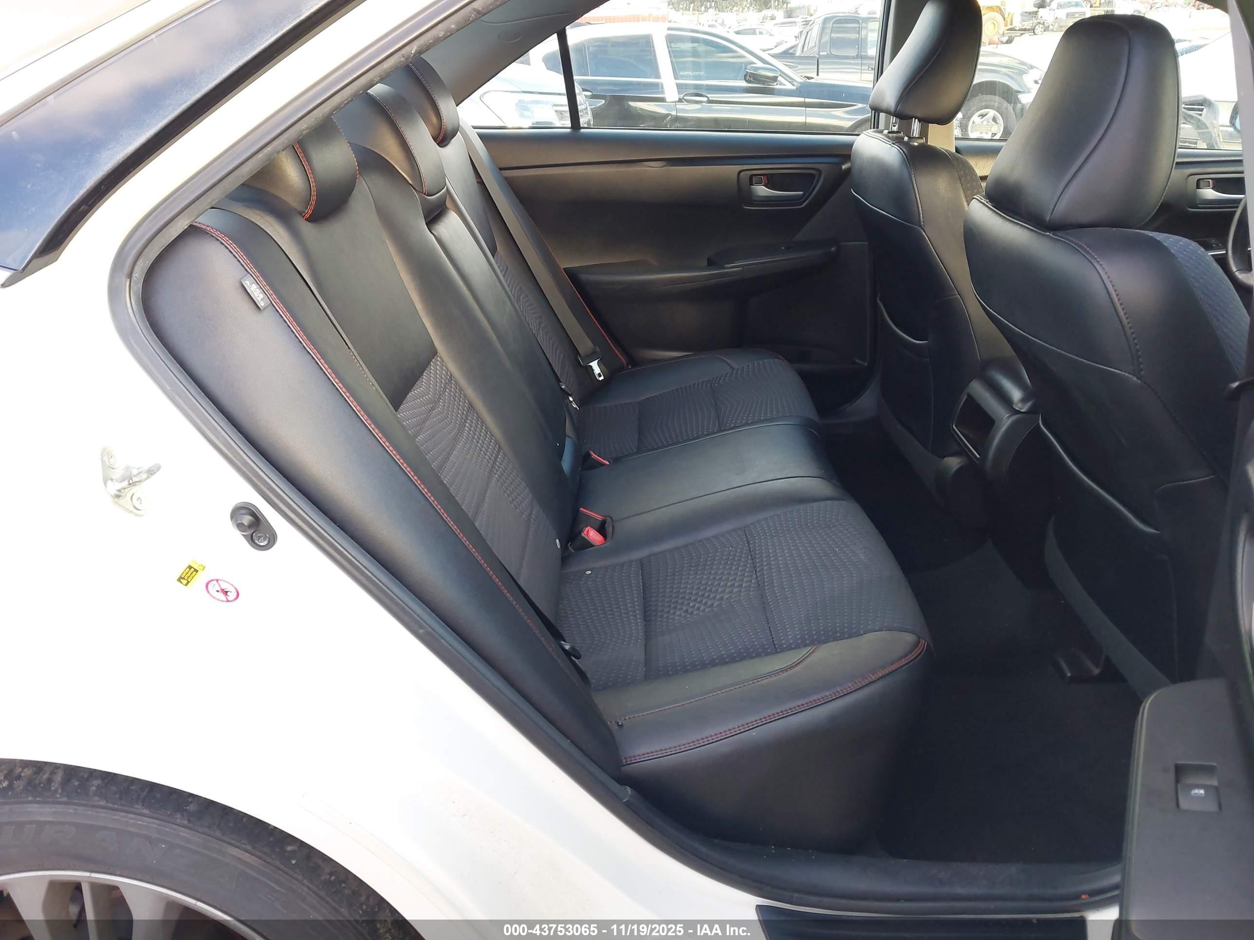 TOYOTA CAMRY image 8