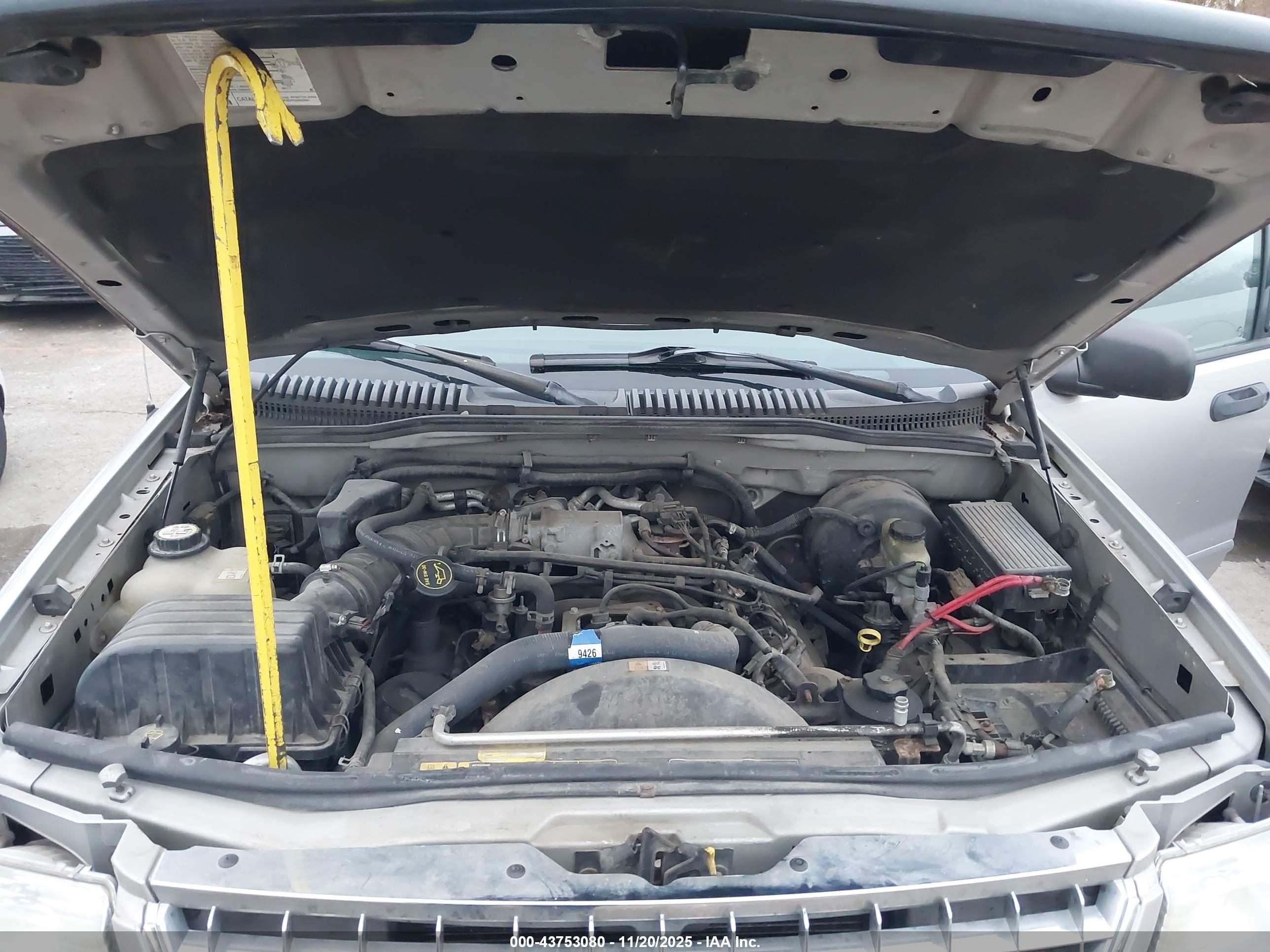FORD EXPLORER image 10