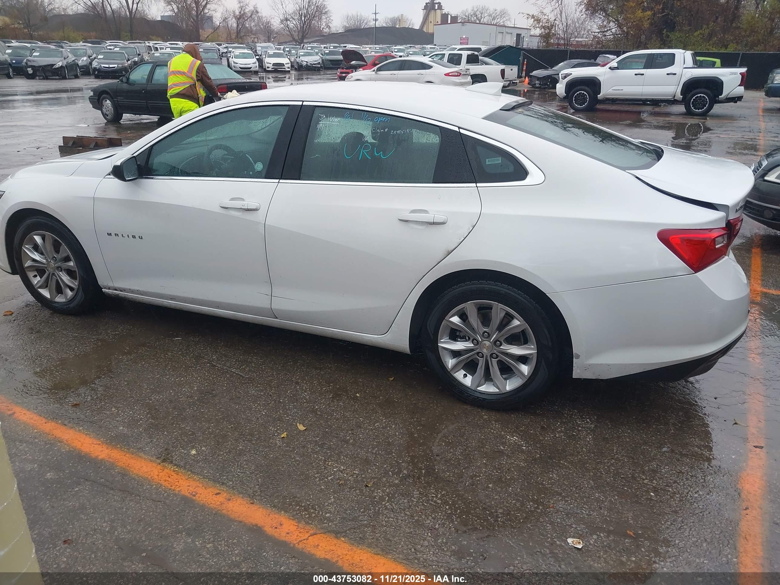 CHEVROLET MALIBU image 3