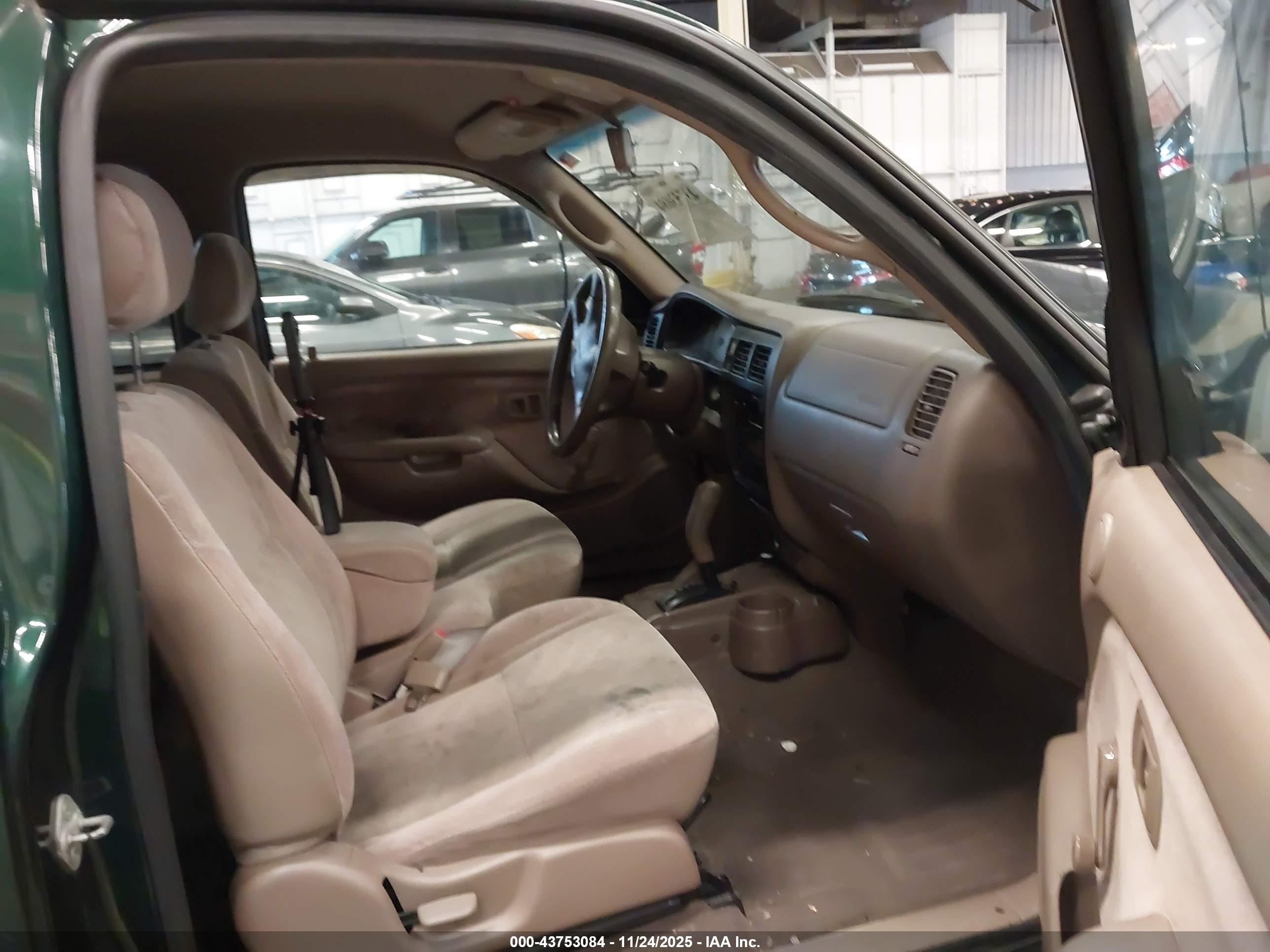 TOYOTA TACOMA image 5