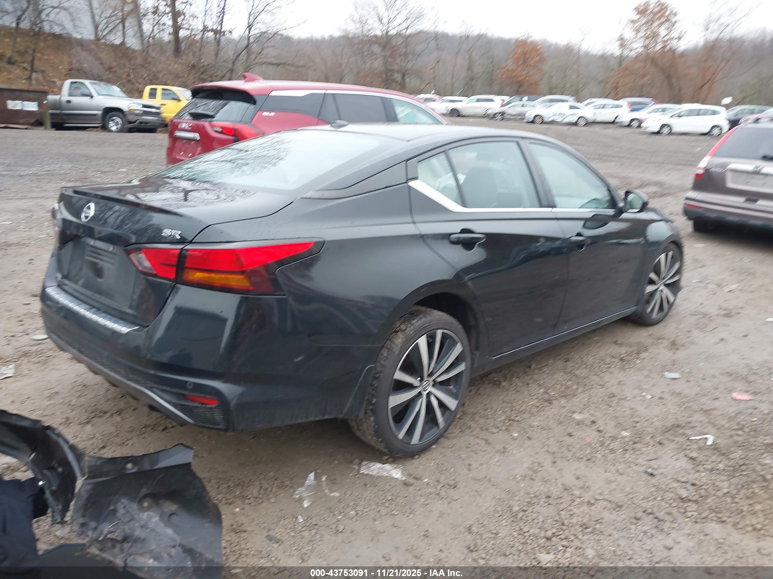 NISSAN ALTIMA image 4