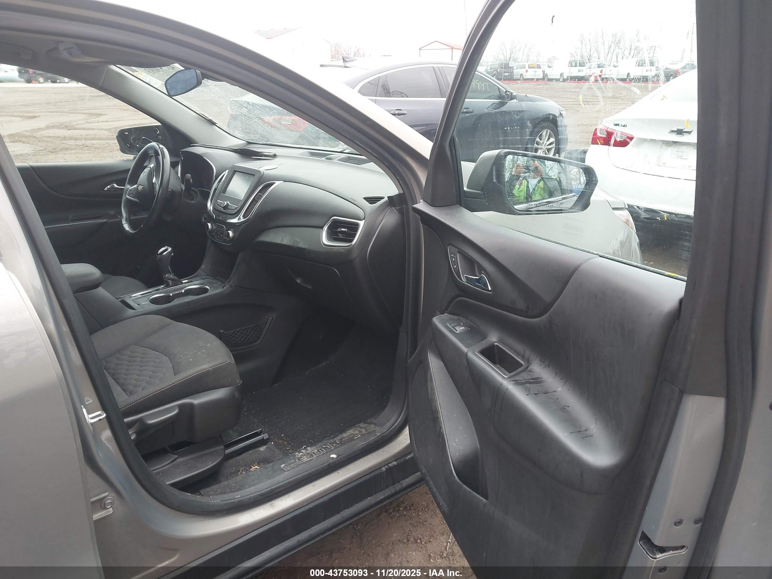 CHEVROLET EQUINOX image 5