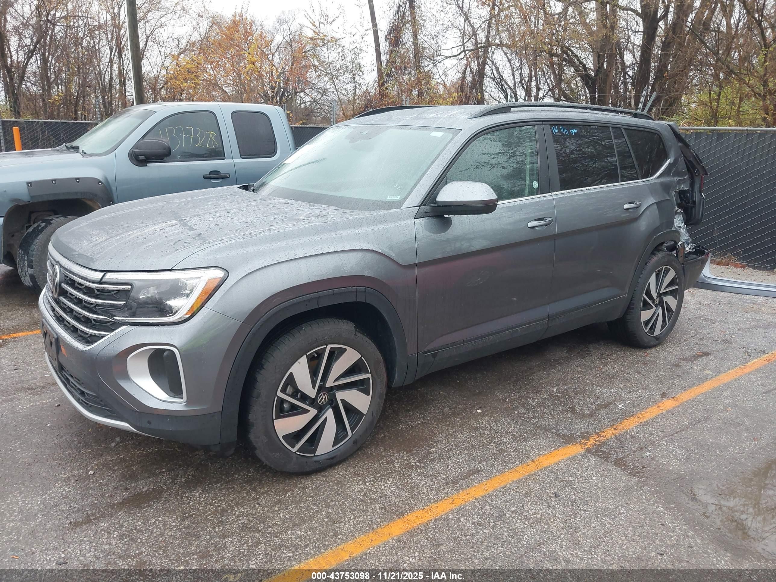 VOLKSWAGEN ATLAS image 2