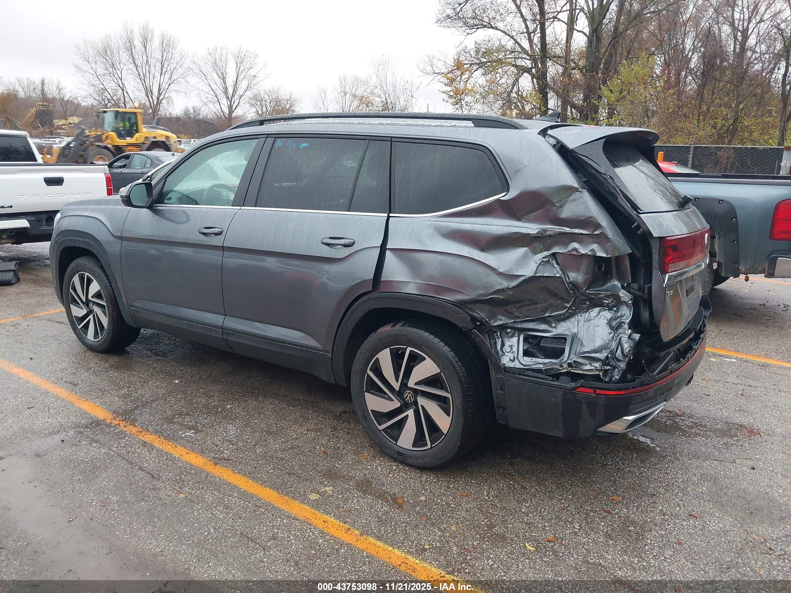 VOLKSWAGEN ATLAS image 3