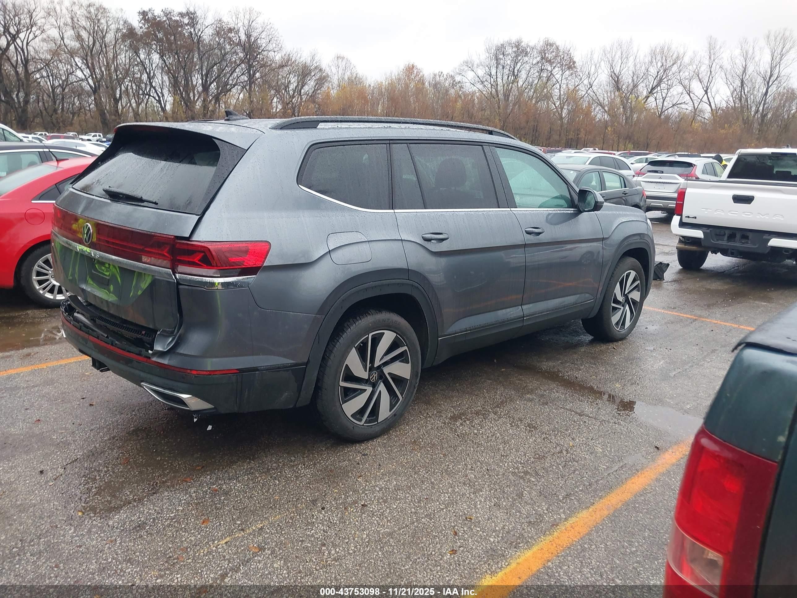 VOLKSWAGEN ATLAS image 4