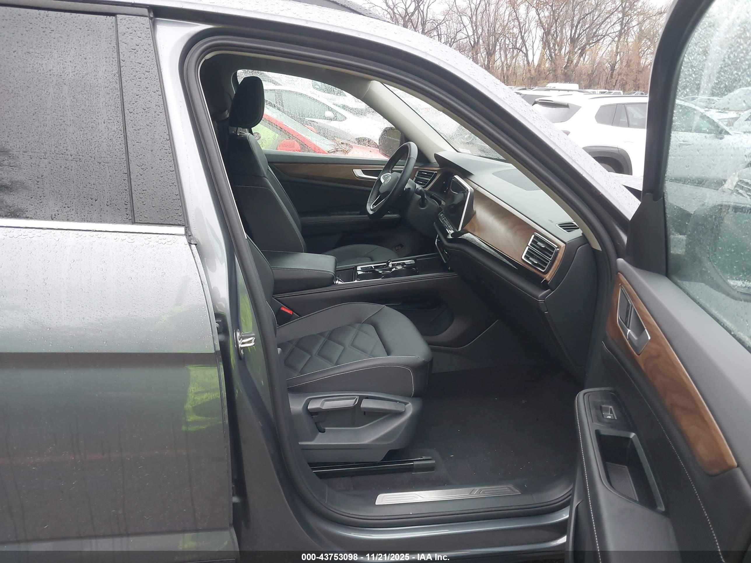 VOLKSWAGEN ATLAS image 5