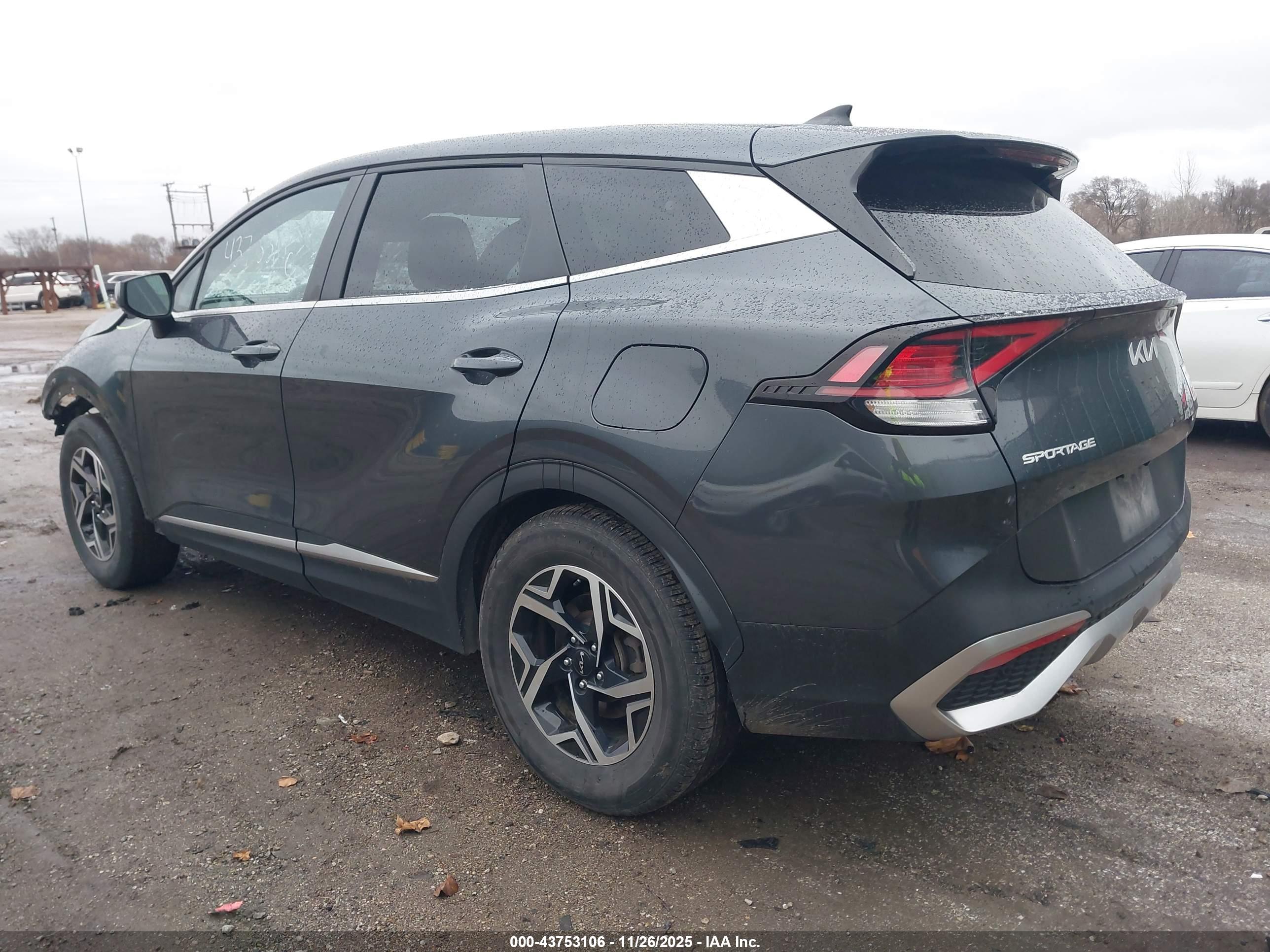 KIA SPORTAGE image 3