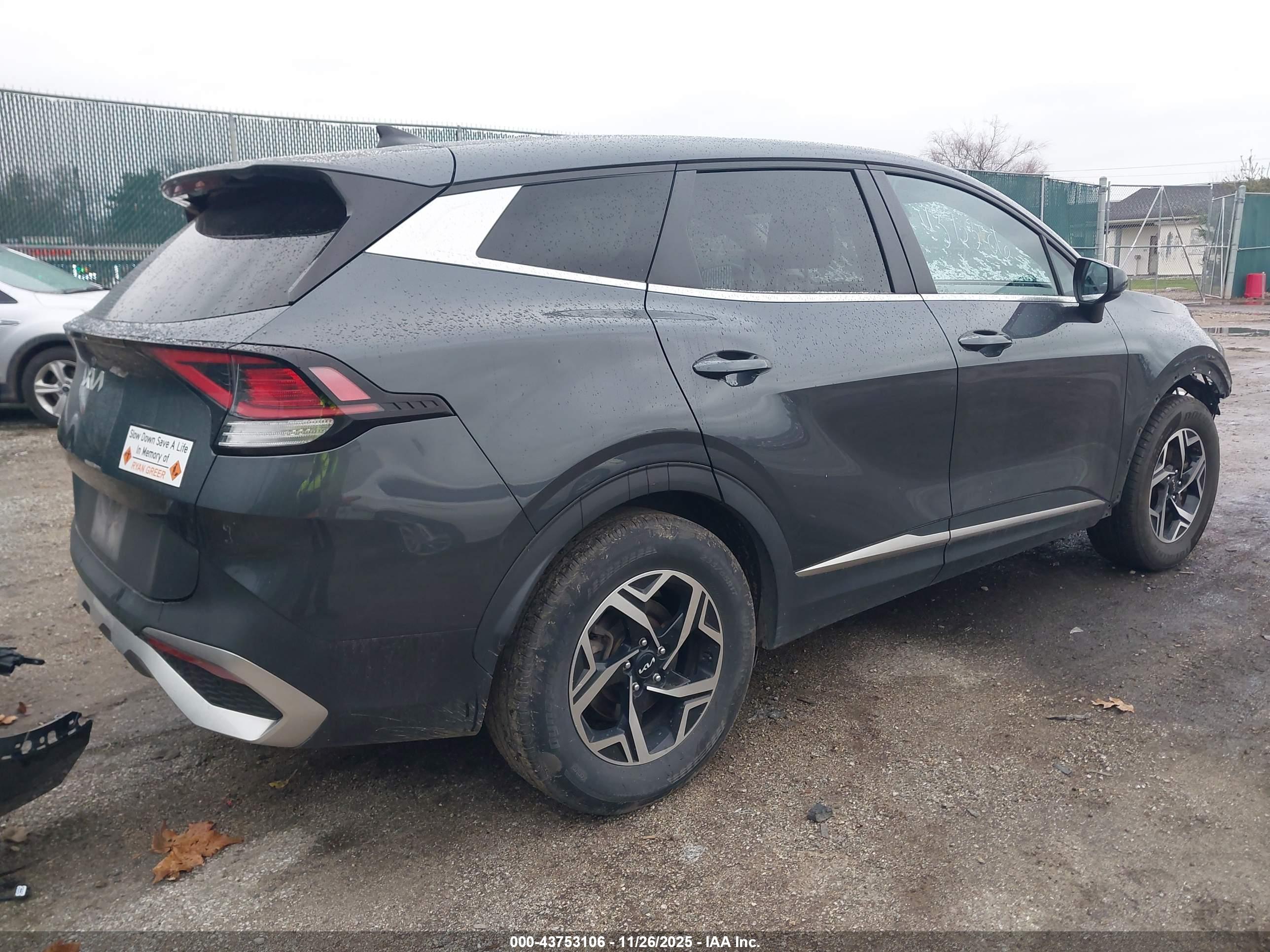 KIA SPORTAGE image 4