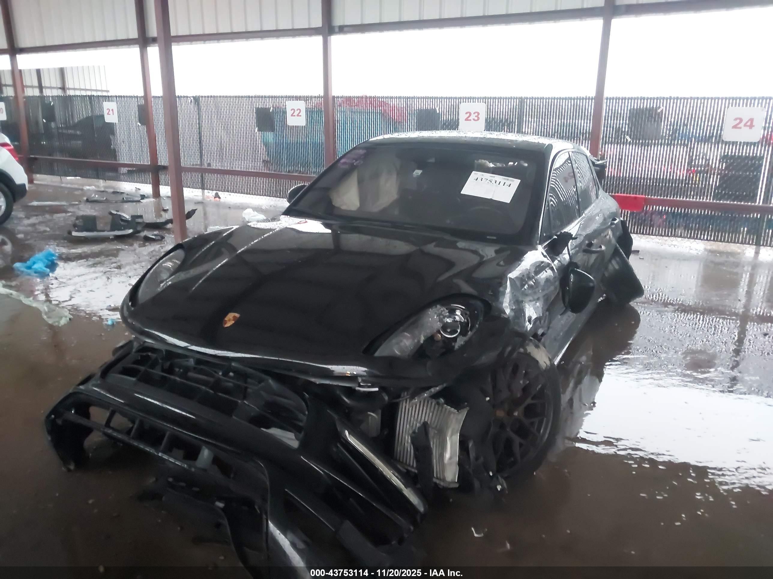 PORSCHE MACAN image 2