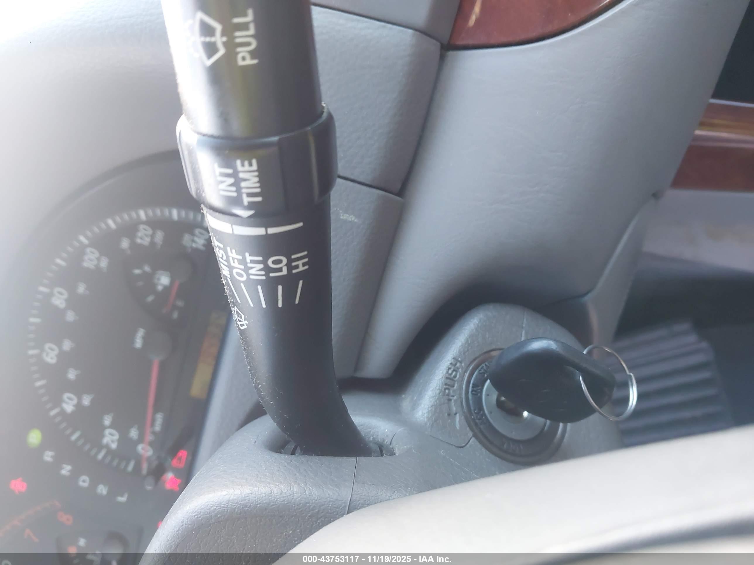 TOYOTA CAMRY image 11
