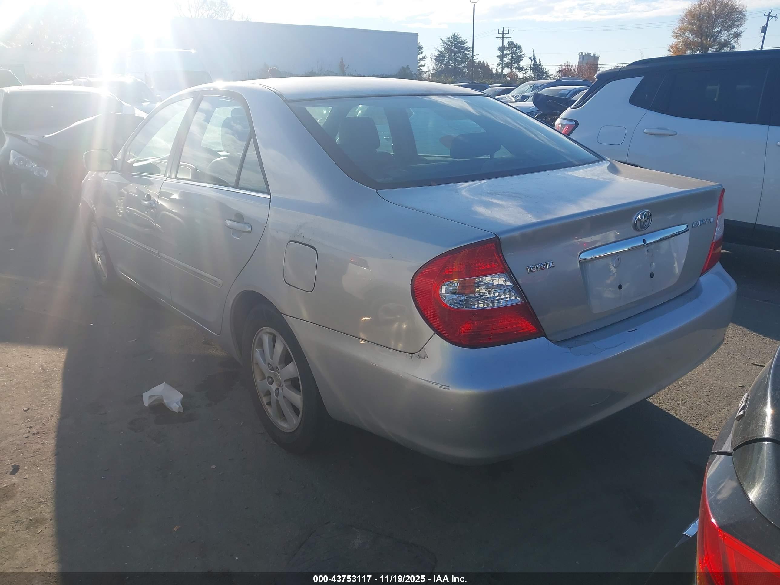 TOYOTA CAMRY image 3