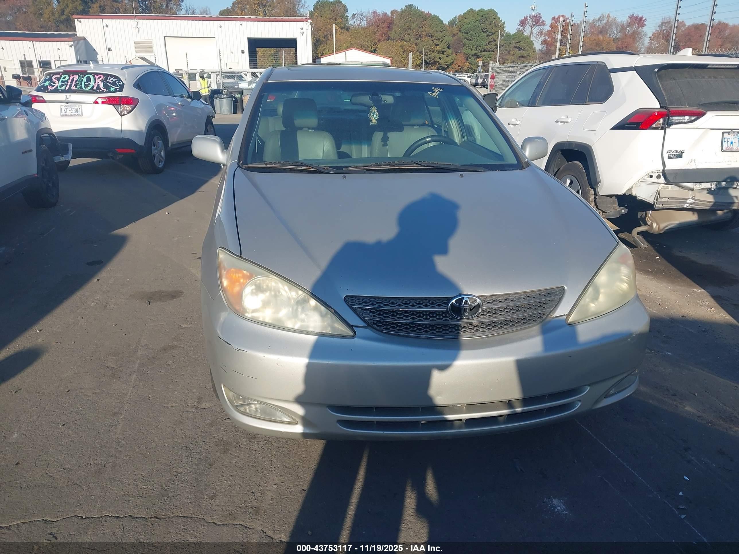 TOYOTA CAMRY image 6