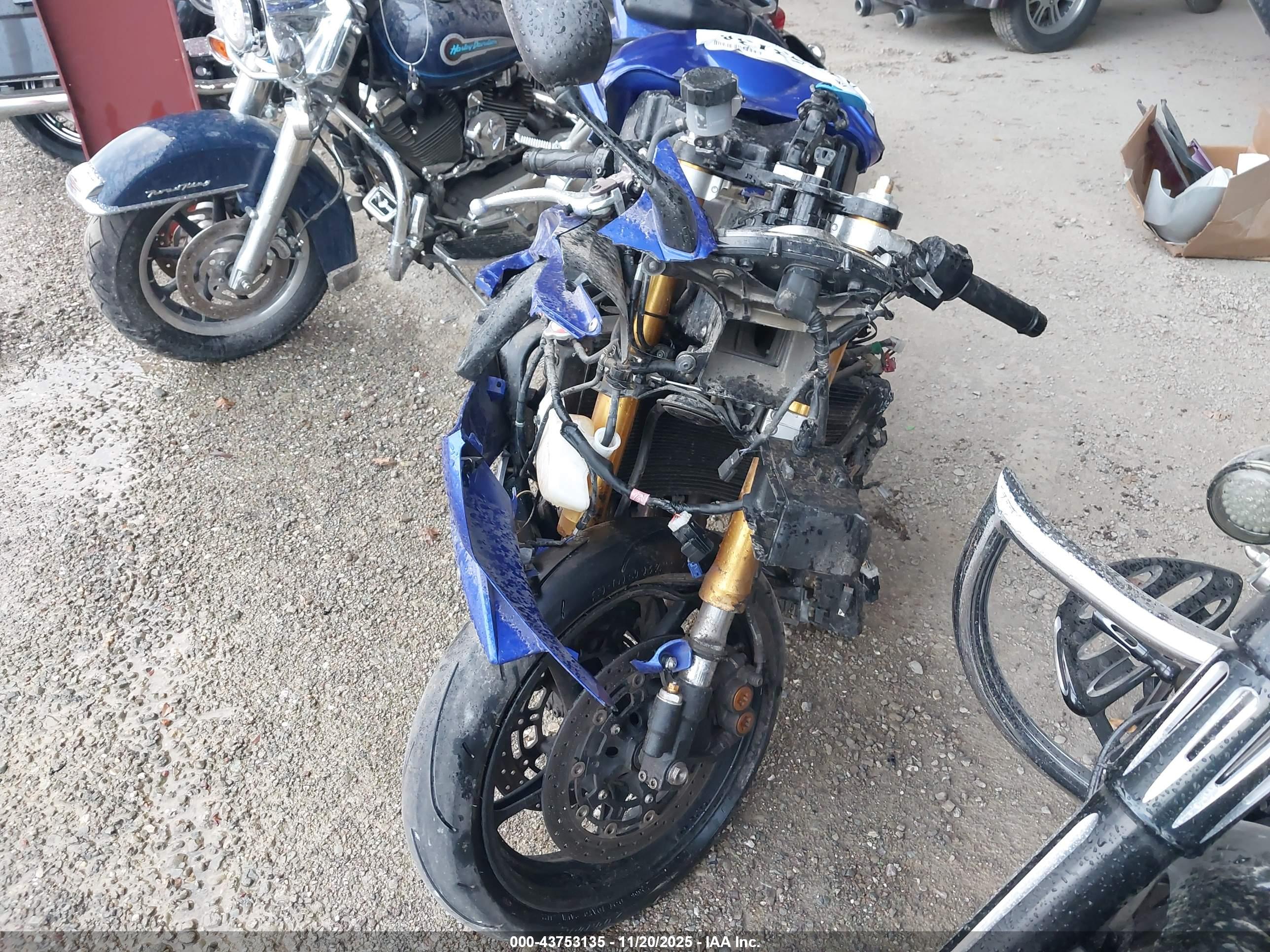 YAMAHA YZFR6 image 5