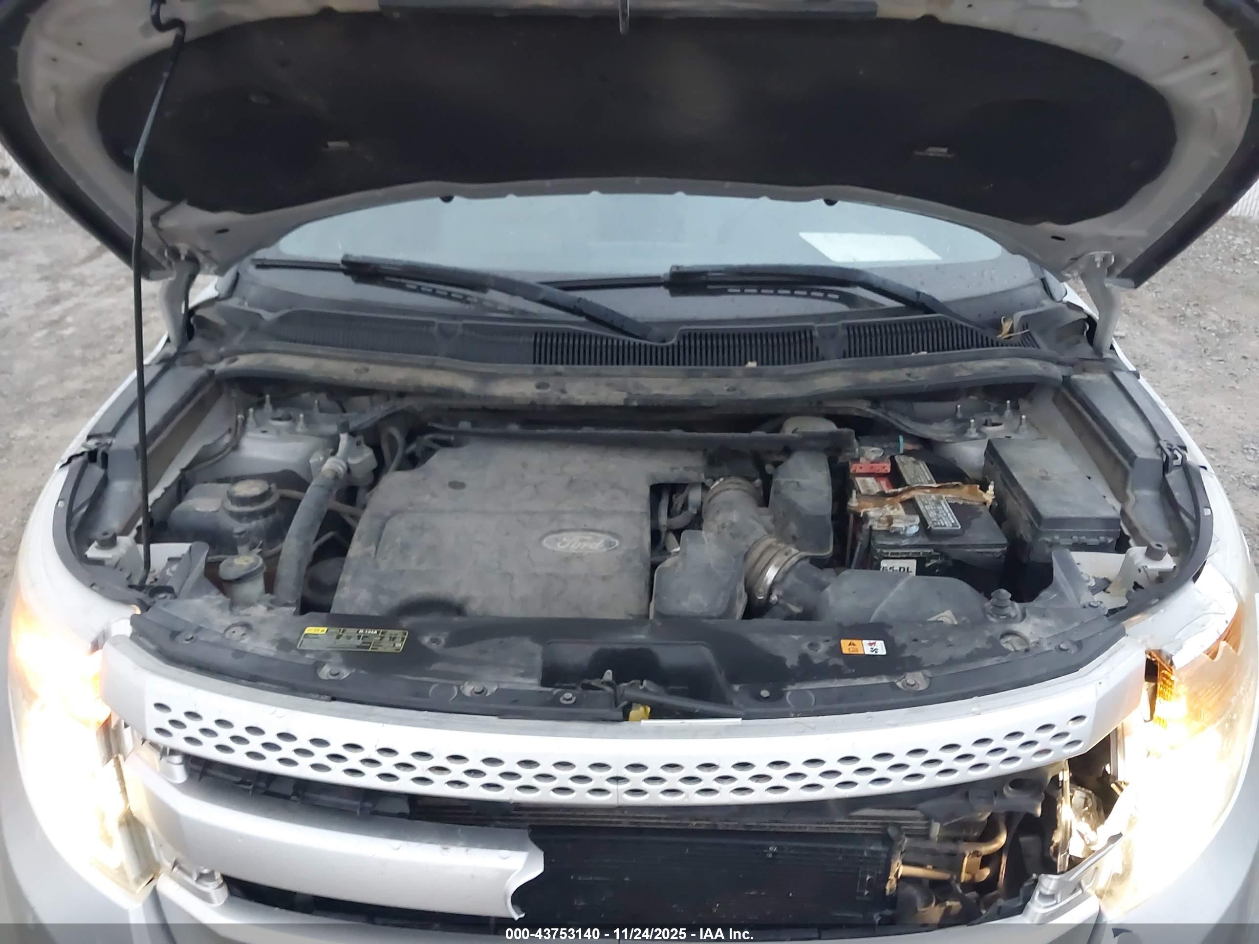 FORD EXPLORER image 10