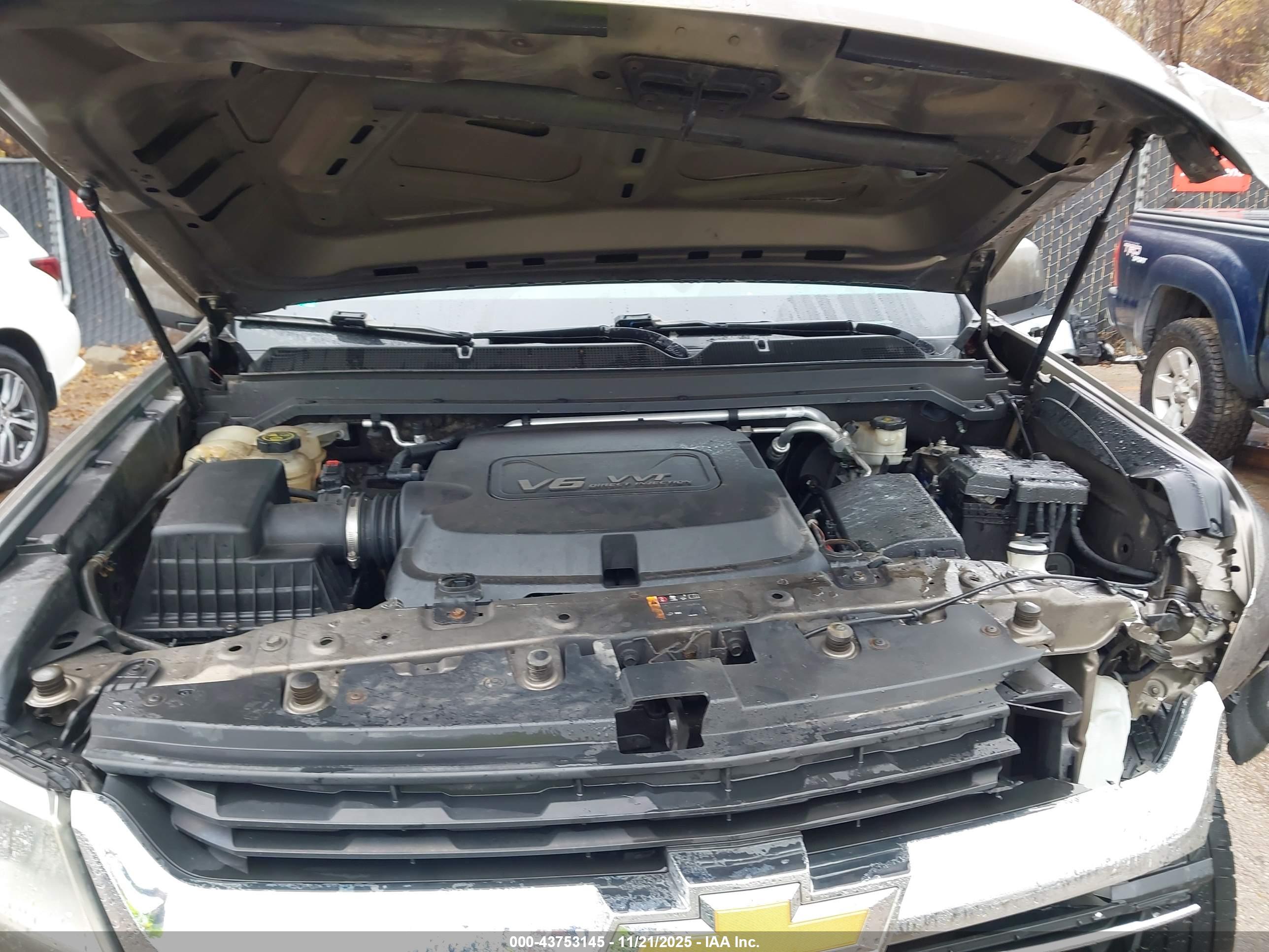 CHEVROLET COLORADO image 10