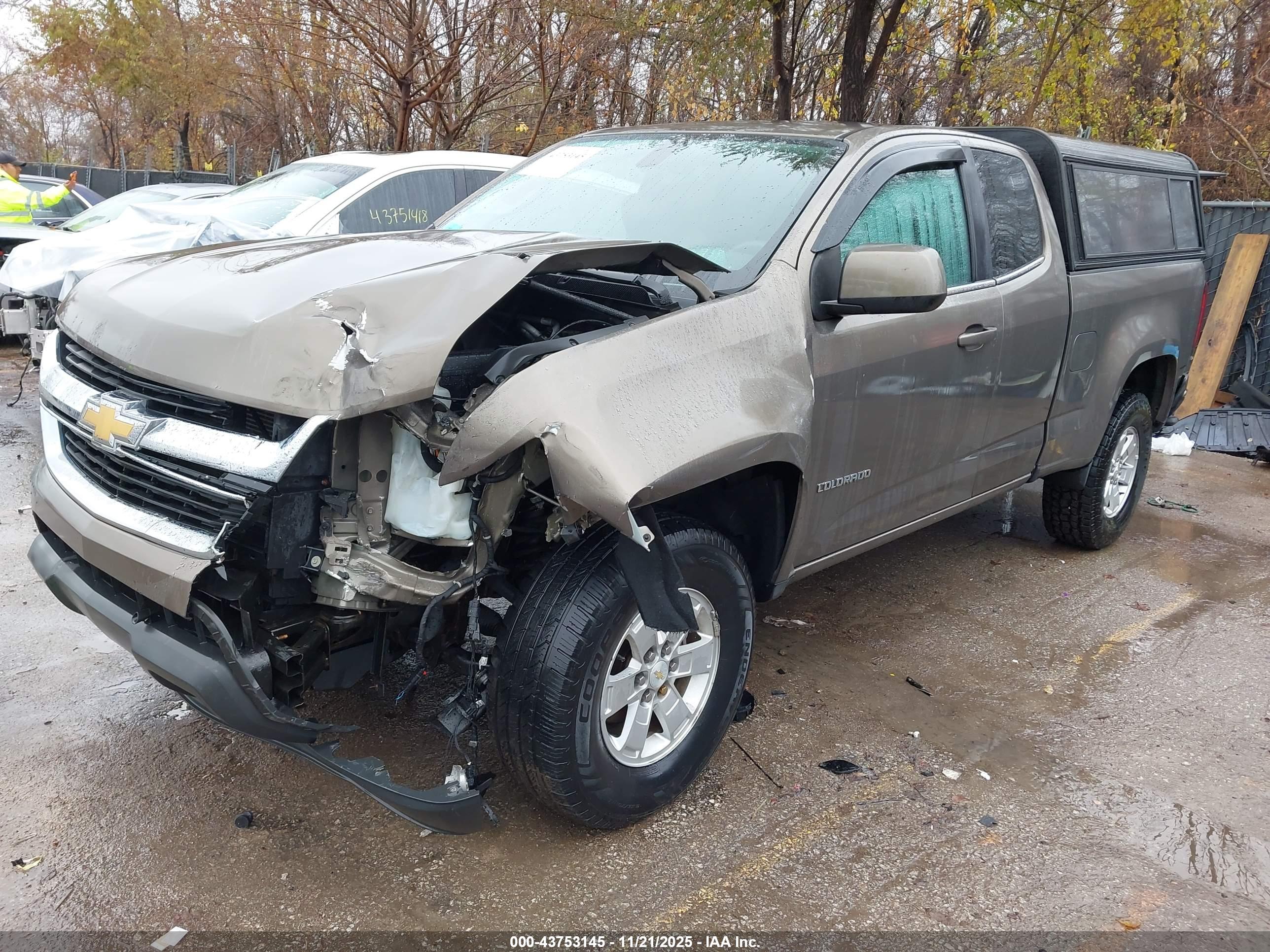 CHEVROLET COLORADO image 2