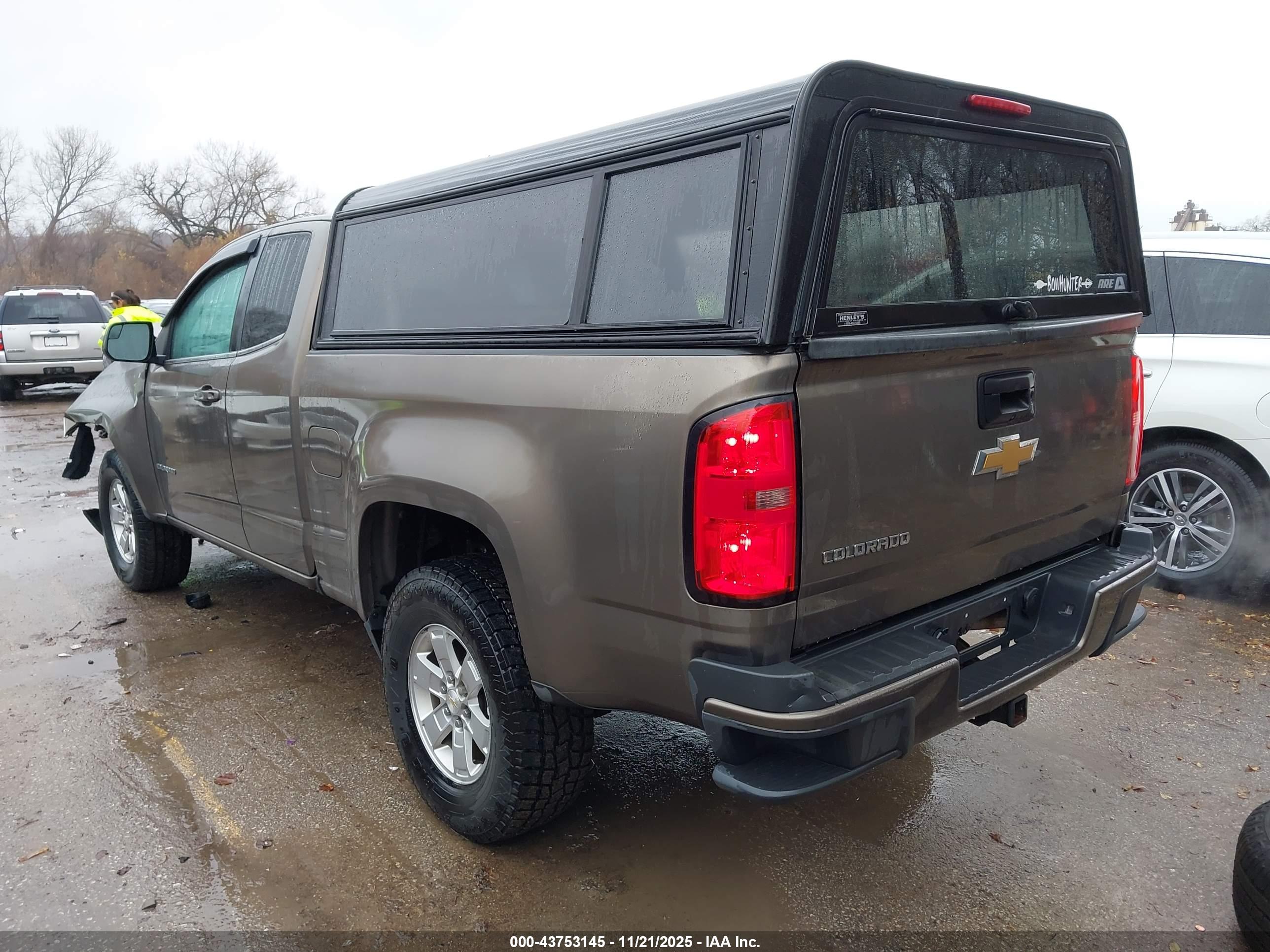 CHEVROLET COLORADO image 3