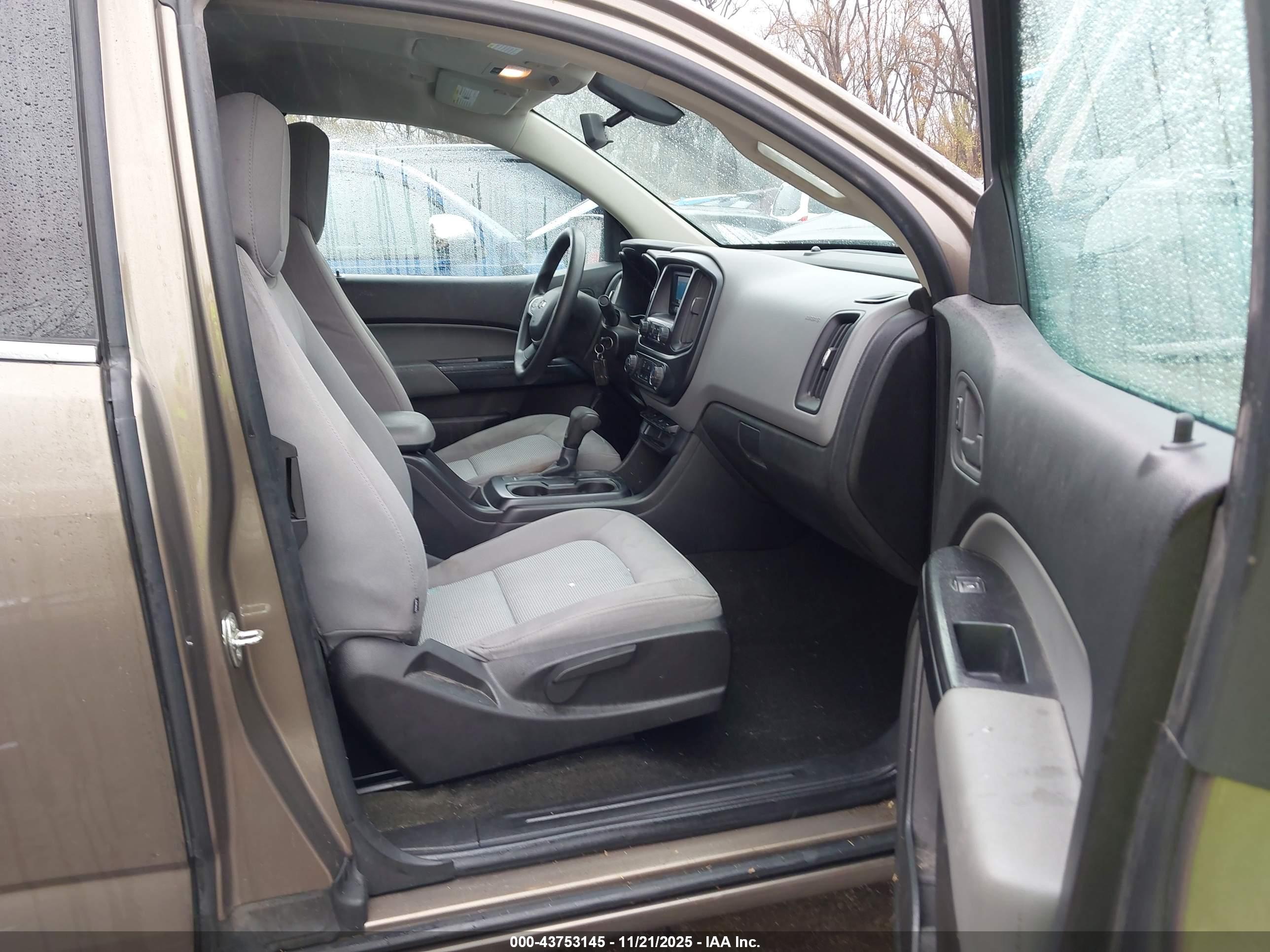 CHEVROLET COLORADO image 5