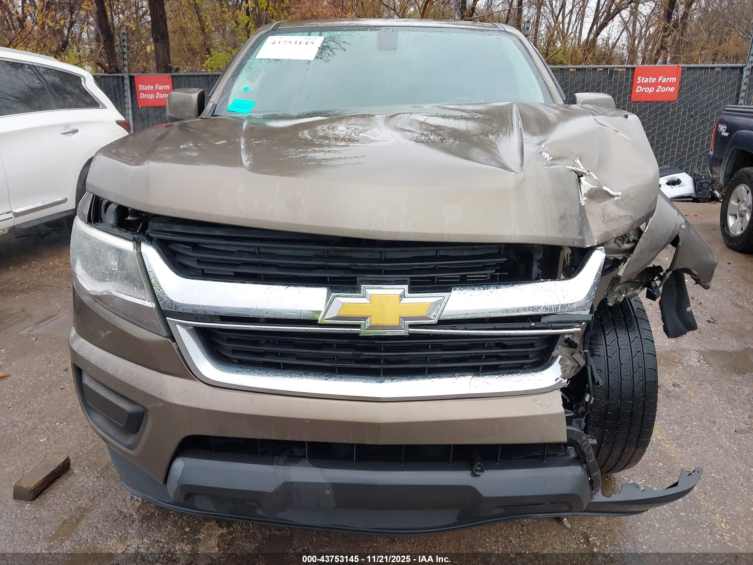 CHEVROLET COLORADO image 6