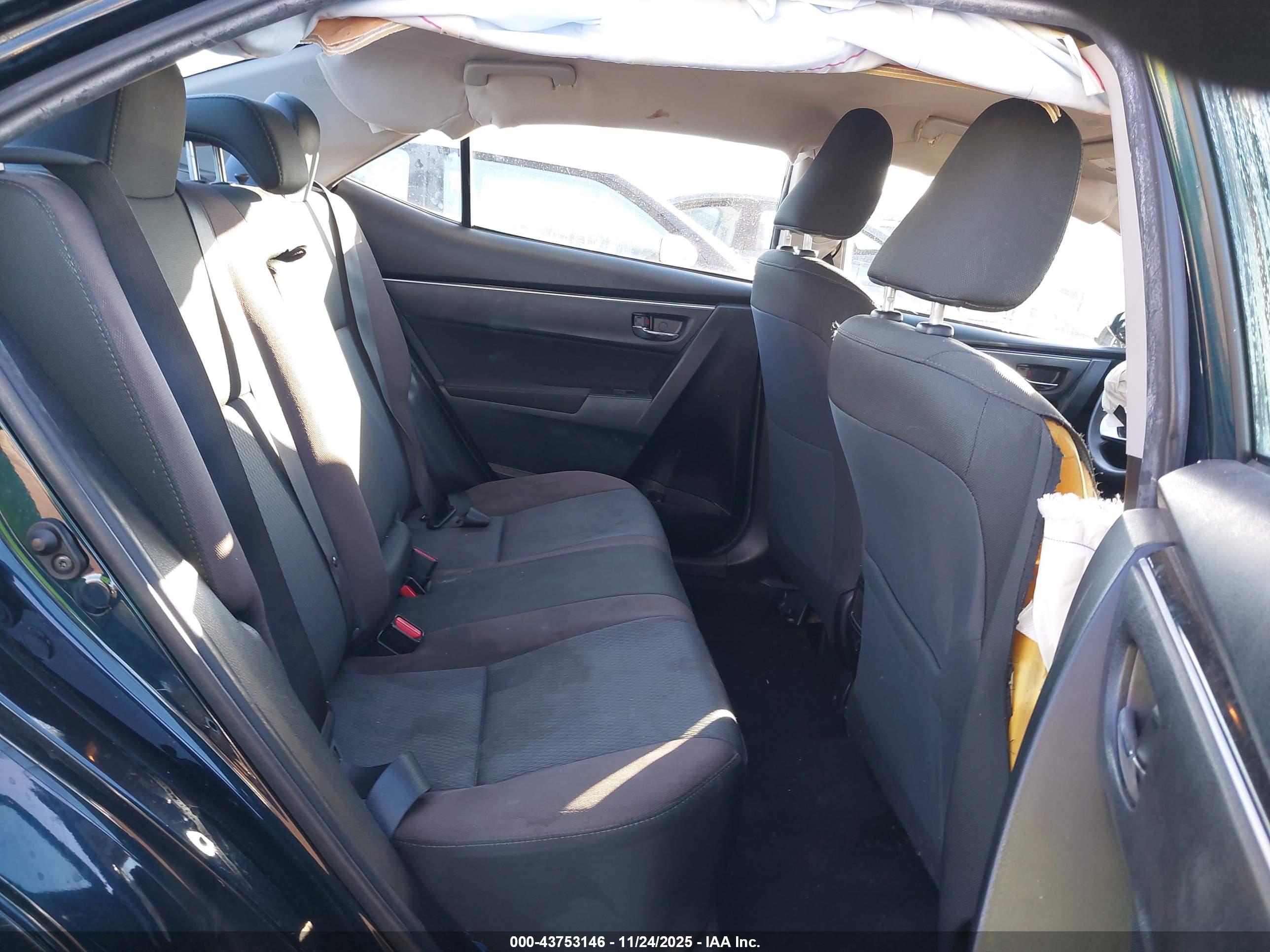 TOYOTA COROLLA image 8